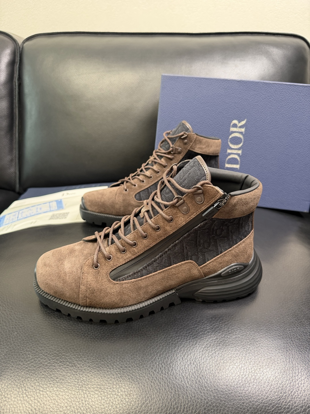 Dior 顶级工艺品 迪奥 专柜同步 原厂配置，高帮靴子意大利进口原版牛皮拼布面料，透气舒适进口水染牛里