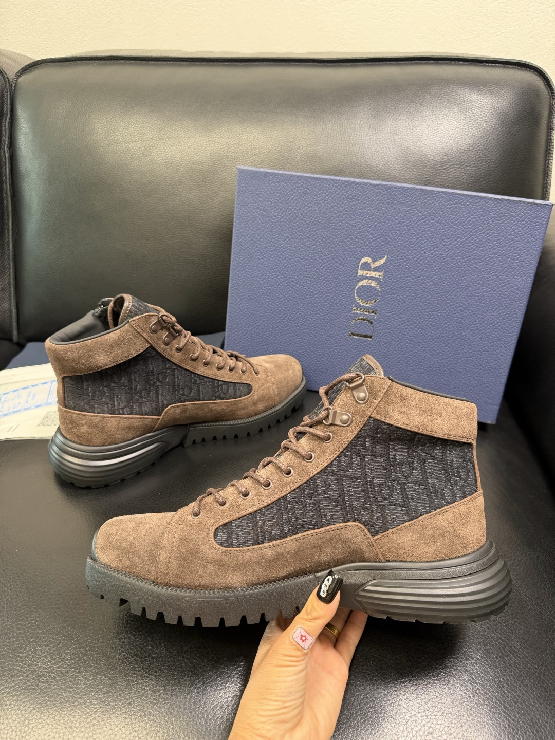 Dior 顶级工艺品 迪奥 专柜同步 原厂配置，高帮靴子意大利进口原版牛皮拼布面料，透气舒适进口水染牛里