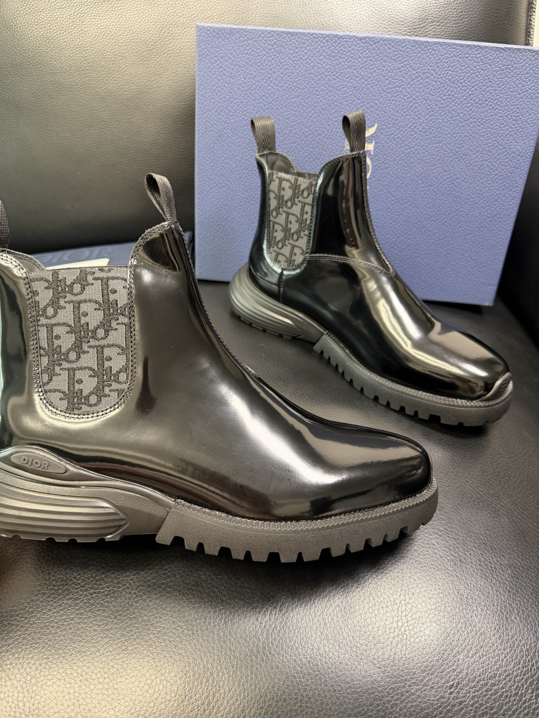 Dior 顶级工艺品 迪奥 专柜同步 原厂配置，高帮靴子意大利进口原版牛皮拼布面料，透气舒适进口水染牛里