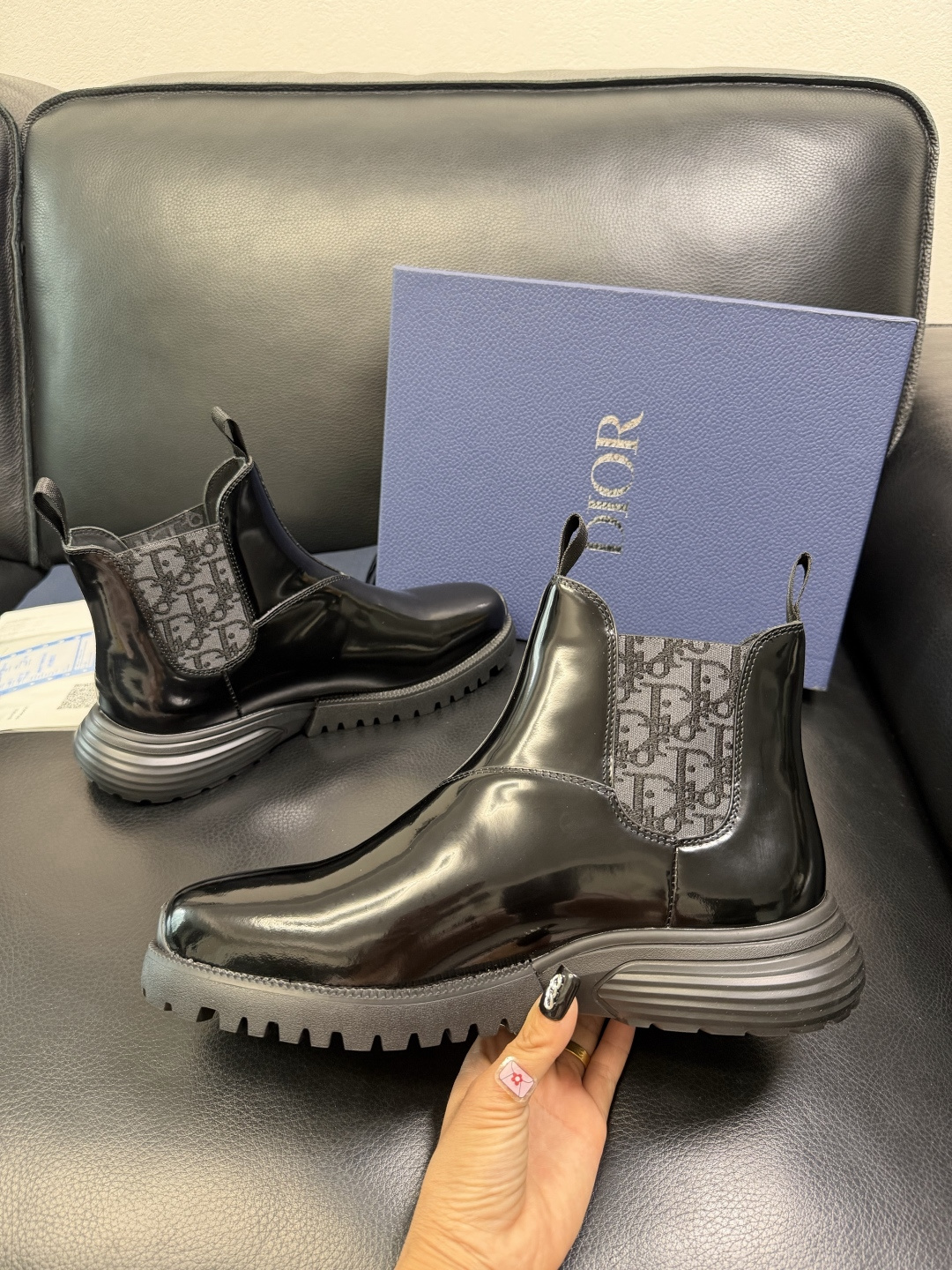 Dior 顶级工艺品 迪奥 专柜同步 原厂配置，高帮靴子意大利进口原版牛皮拼布面料，透气舒适进口水染牛里