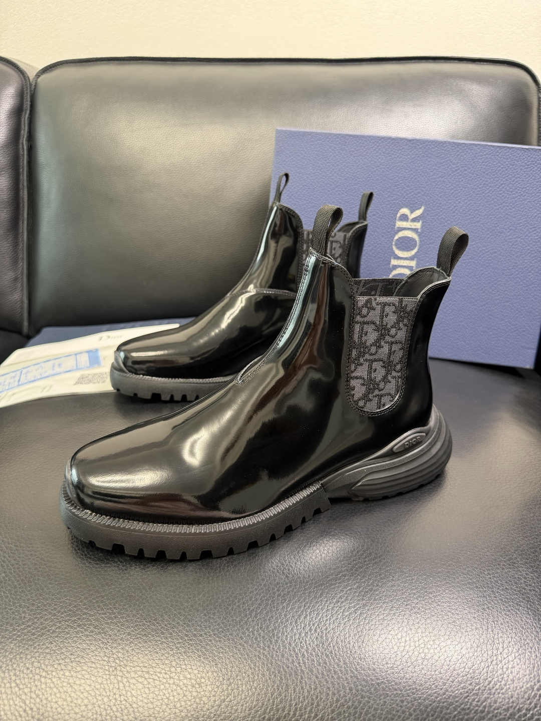 Dior 顶级工艺品 迪奥 专柜同步 原厂配置，高帮靴子意大利进口原版牛皮拼布面料，透气舒适进口水染牛里