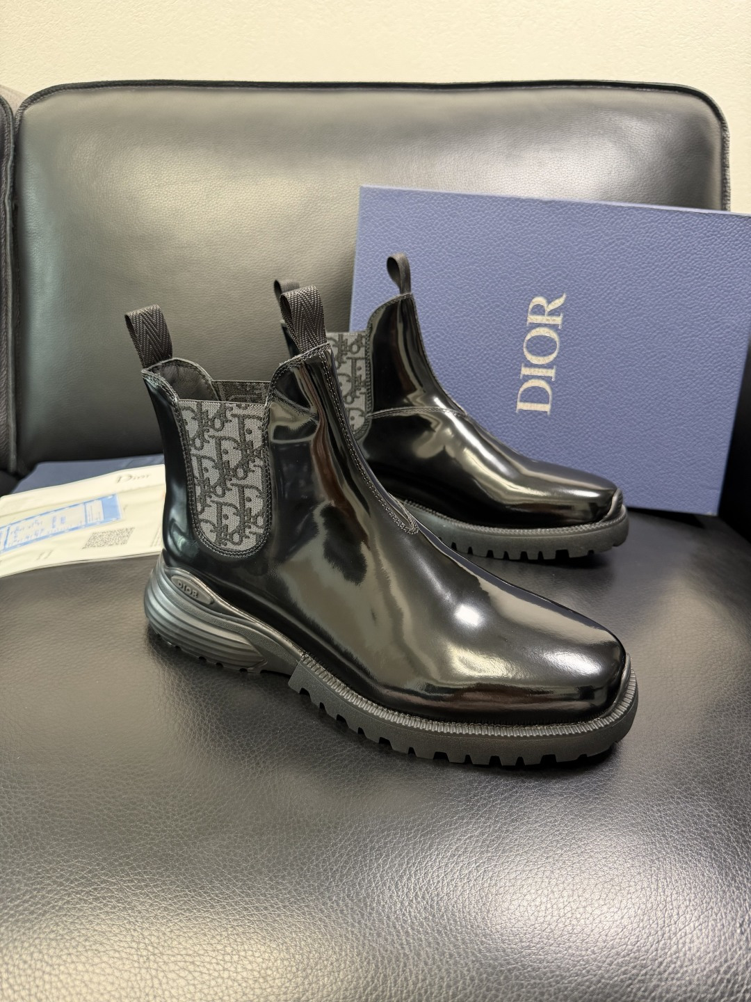 Dior 顶级工艺品 迪奥 专柜同步 原厂配置，高帮靴子意大利进口原版牛皮拼布面料，透气舒适进口水染牛里