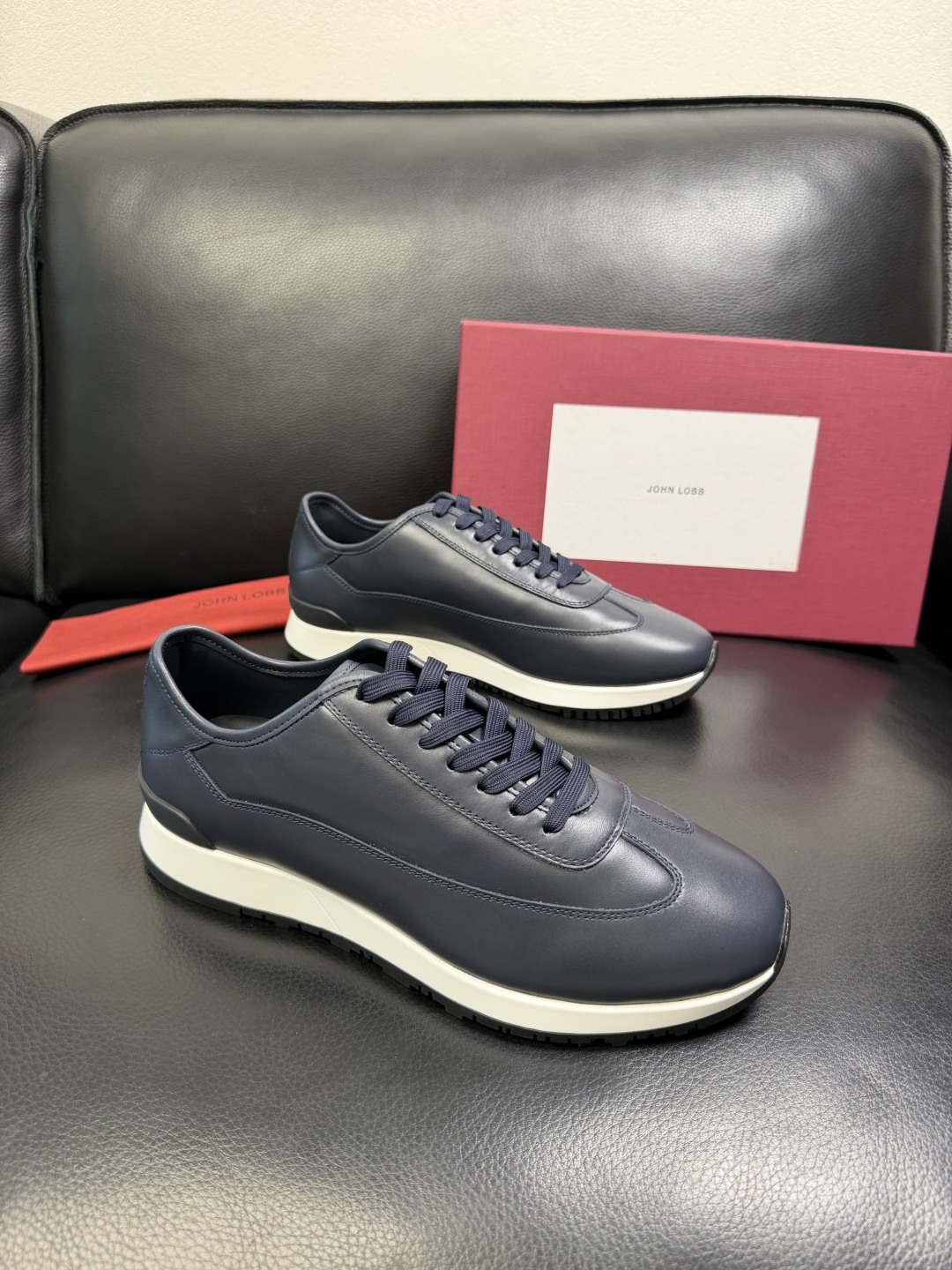 NO:604466,Only code exchanges will not be returned JOHN LOBB High-quality top handicrafts New products at the counter are synchronized, uppers are imported cowhide fabrics from Italy, imported water-dyed cowhide linings, soles are specially provided by the original factory, exclusive movable molded soles are super comfortable, original factory and single goods, high quality, welcome to compare, code number 39-44,,cowhide19860909只换码不退 JOHN LOBB 高品质顶级工艺品 专柜新品同步,鞋面意大利进口牛皮面料,进口水染牛皮内里垫,鞋底原厂特供原版底,独家活动成型底超级舒适,原厂跟单货, 高品质,欢迎对比,码数 39-44,,cowhide,Men's shoes