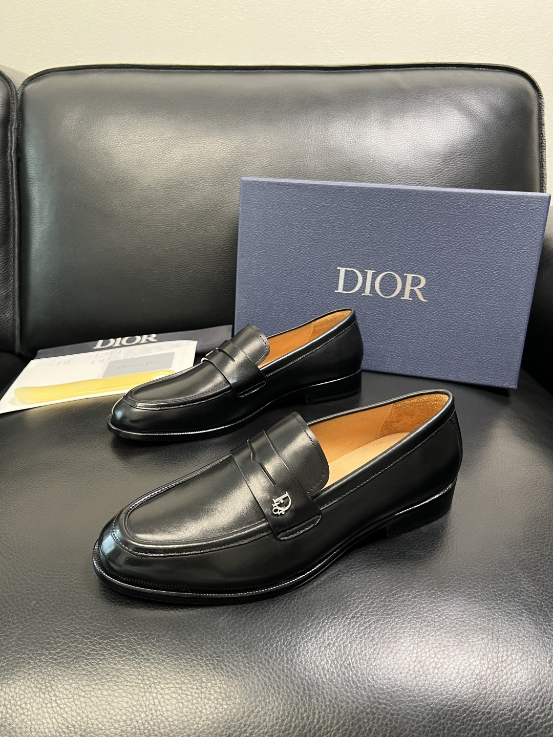 Dior 高品质 顶级工艺品 迪奥 皮鞋系列专柜同步原厂配置，意大利进口牛皮，全进口水染牛皮里垫，鞋底：