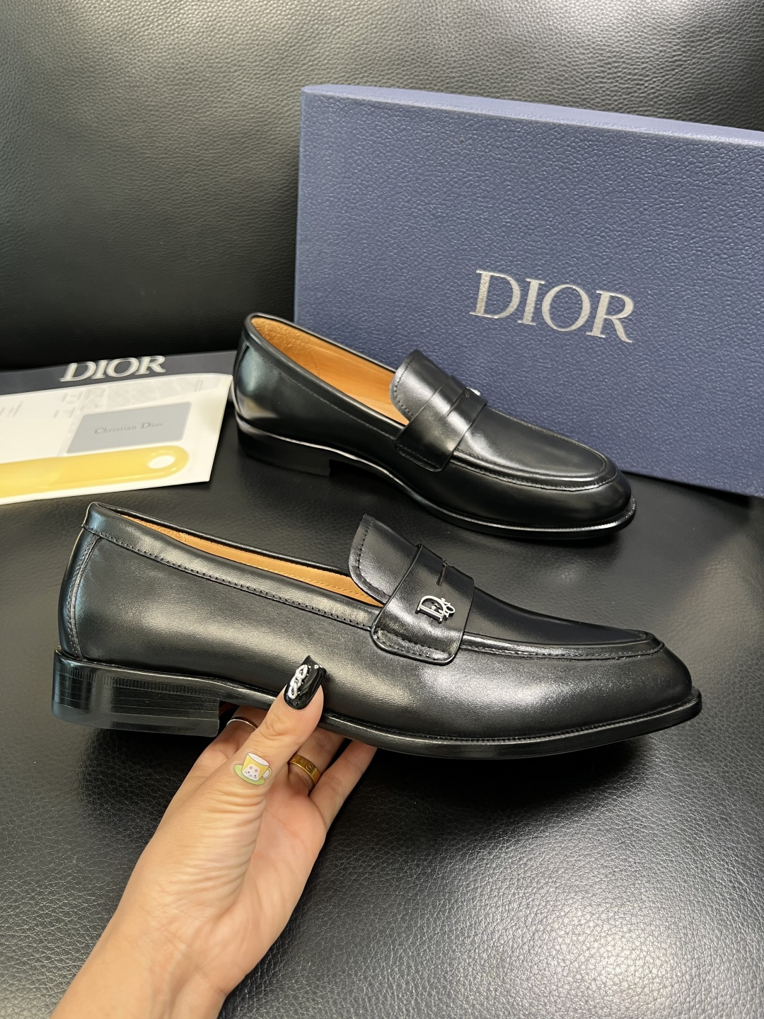 Dior 高品质 顶级工艺品 迪奥 皮鞋系列专柜同步原厂配置，意大利进口牛皮，全进口水染牛皮里垫，鞋底：