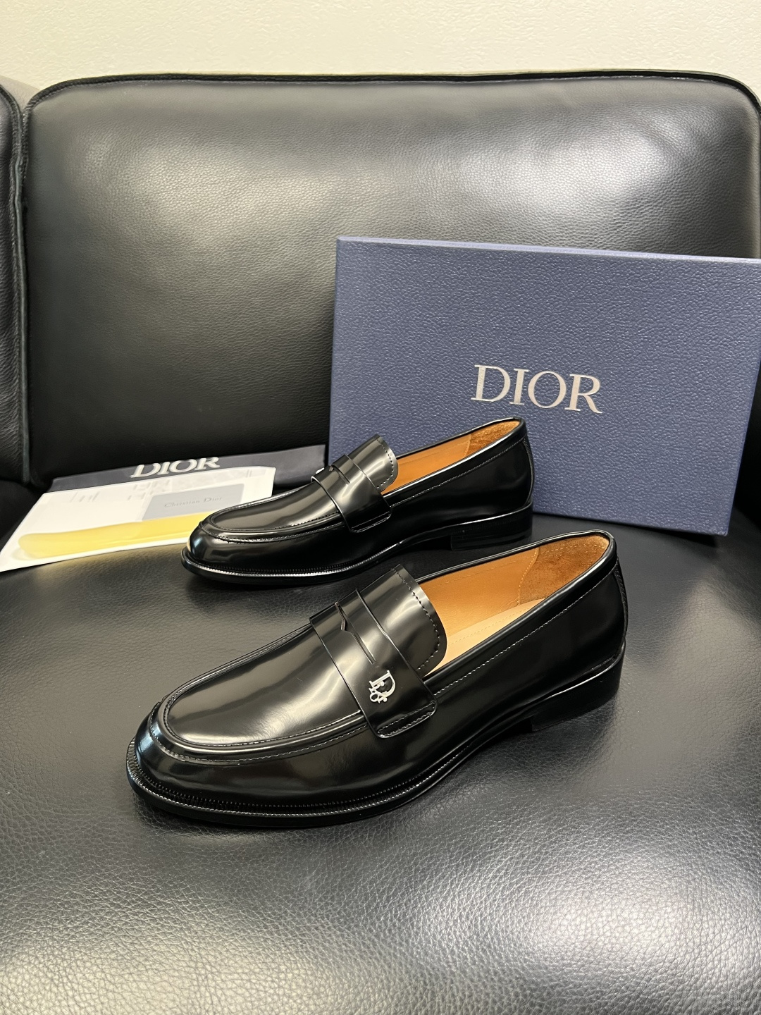 Dior 高品质 顶级工艺品 迪奥 皮鞋系列专柜同步原厂配置，意大利进口牛皮，全进口水染牛皮里垫，鞋底：