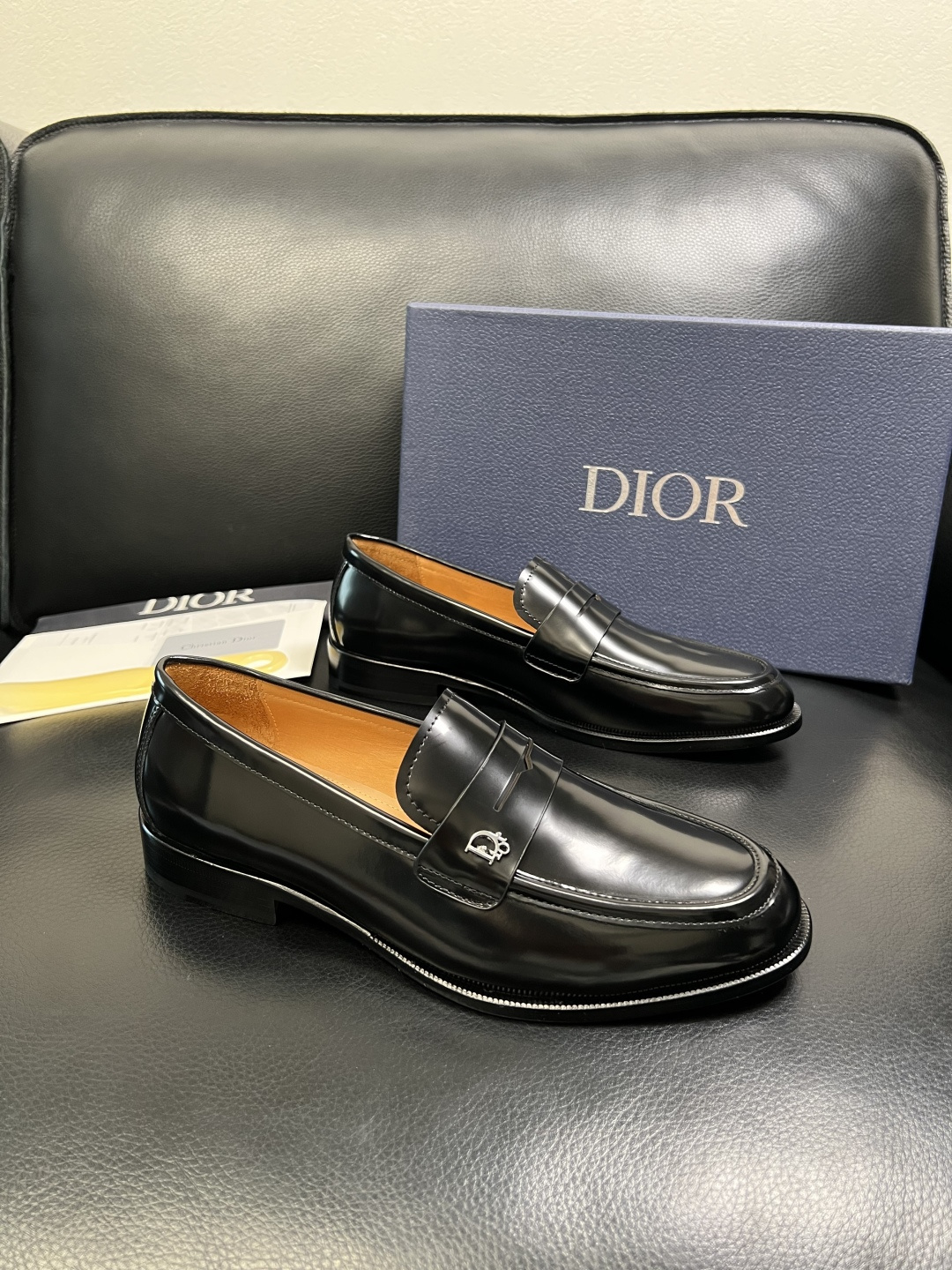 Dior 高品质 顶级工艺品 迪奥 皮鞋系列专柜同步原厂配置，意大利进口牛皮，全进口水染牛皮里垫，鞋底：