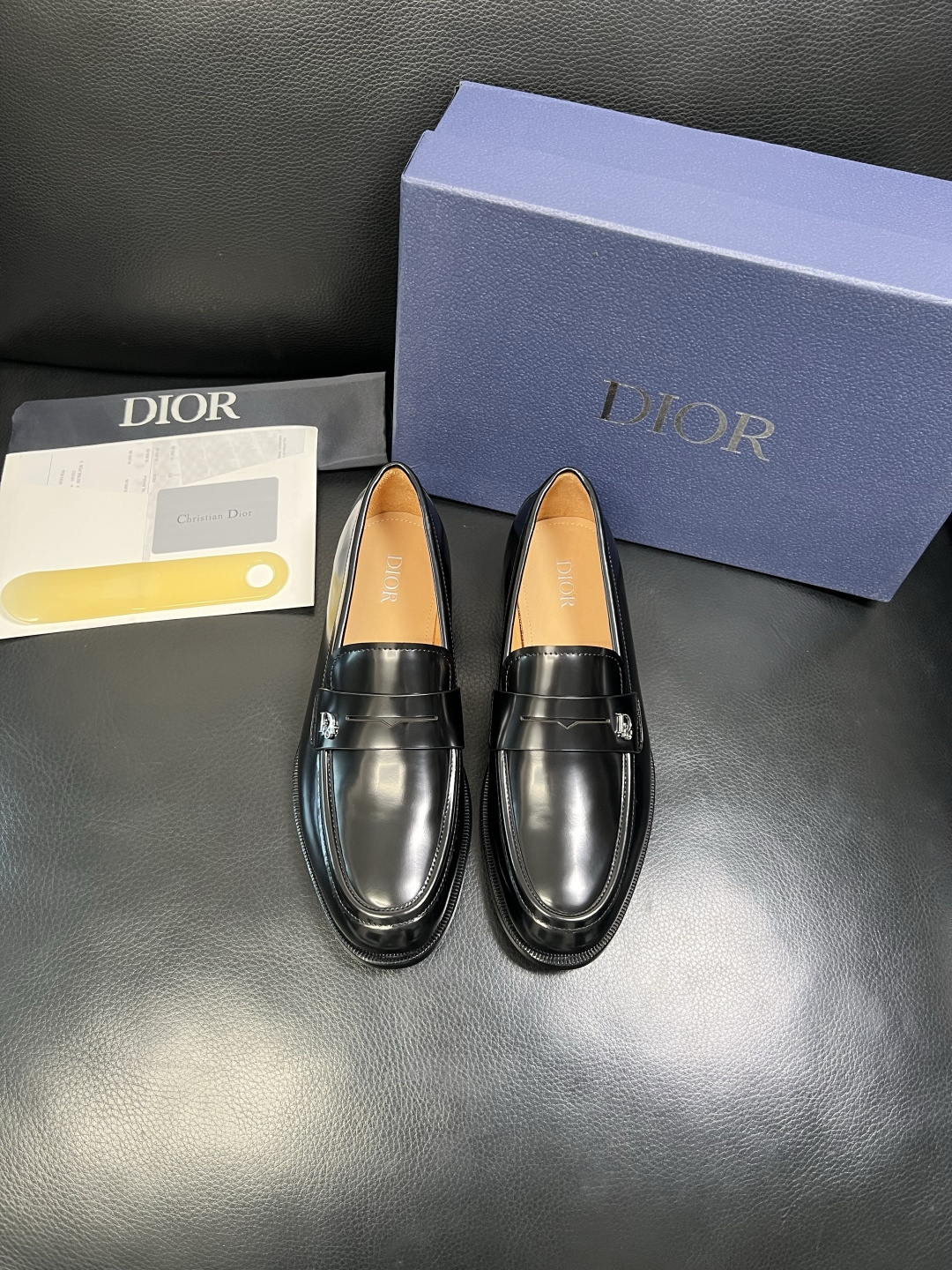 Dior 高品质 顶级工艺品 迪奥 皮鞋系列专柜同步原厂配置，意大利进口牛皮，全进口水染牛皮里垫，鞋底：
