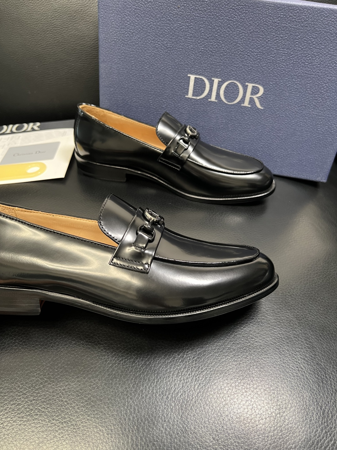 Dior 高品质 顶级工艺品 迪奥 皮鞋系列专柜同步原厂配置，意大利进口牛皮，全进口水染牛皮里垫，鞋底：