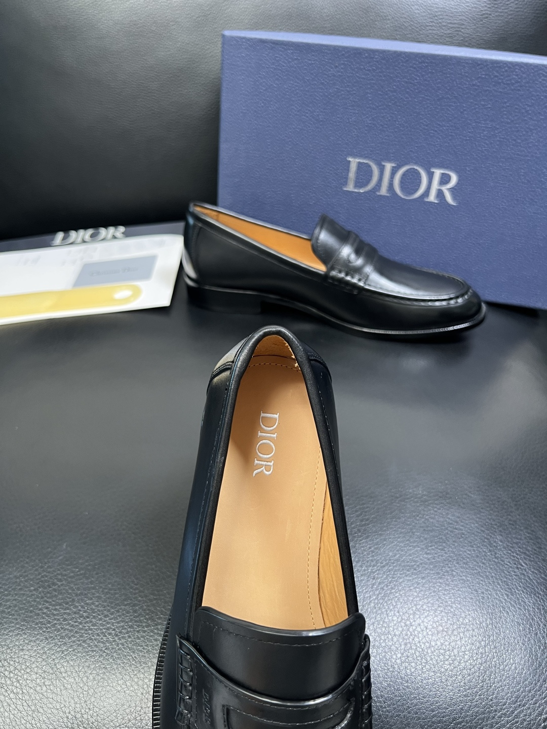 Dior 高品质 顶级工艺品 迪奥 皮鞋系列专柜同步原厂配置，意大利进口牛皮，全进口水染牛皮里垫，鞋底：