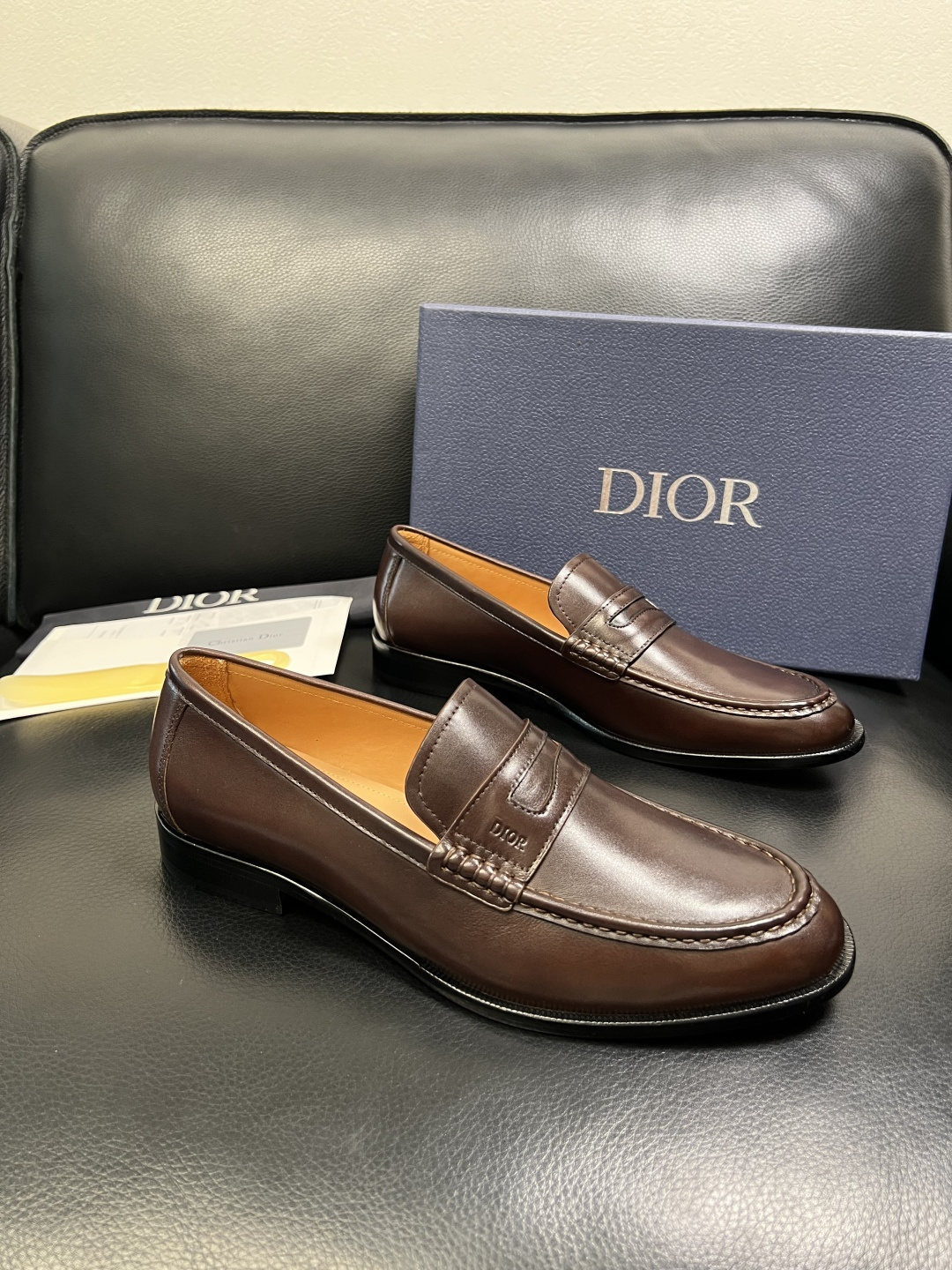 Dior 高品质 顶级工艺品 迪奥 皮鞋系列专柜同步原厂配置，意大利进口牛皮，全进口水染牛皮里垫，鞋底：