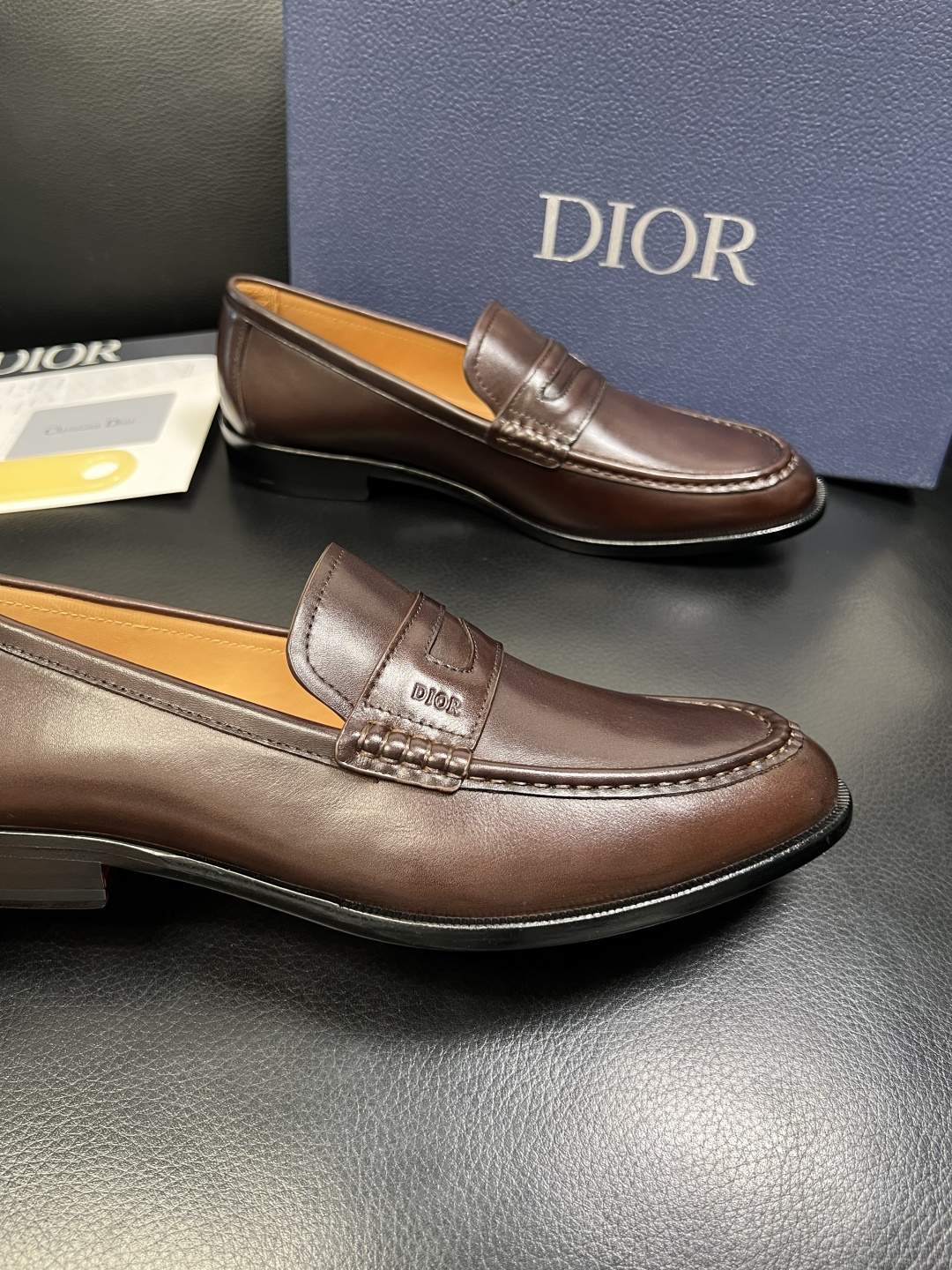 Dior 高品质 顶级工艺品 迪奥 皮鞋系列专柜同步原厂配置，意大利进口牛皮，全进口水染牛皮里垫，鞋底：