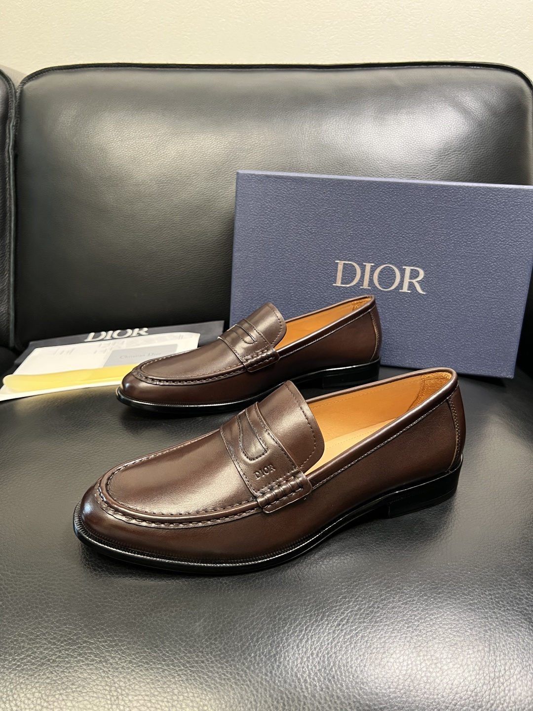 Dior 高品质 顶级工艺品 迪奥 皮鞋系列专柜同步原厂配置，意大利进口牛皮，全进口水染牛皮里垫，鞋底：