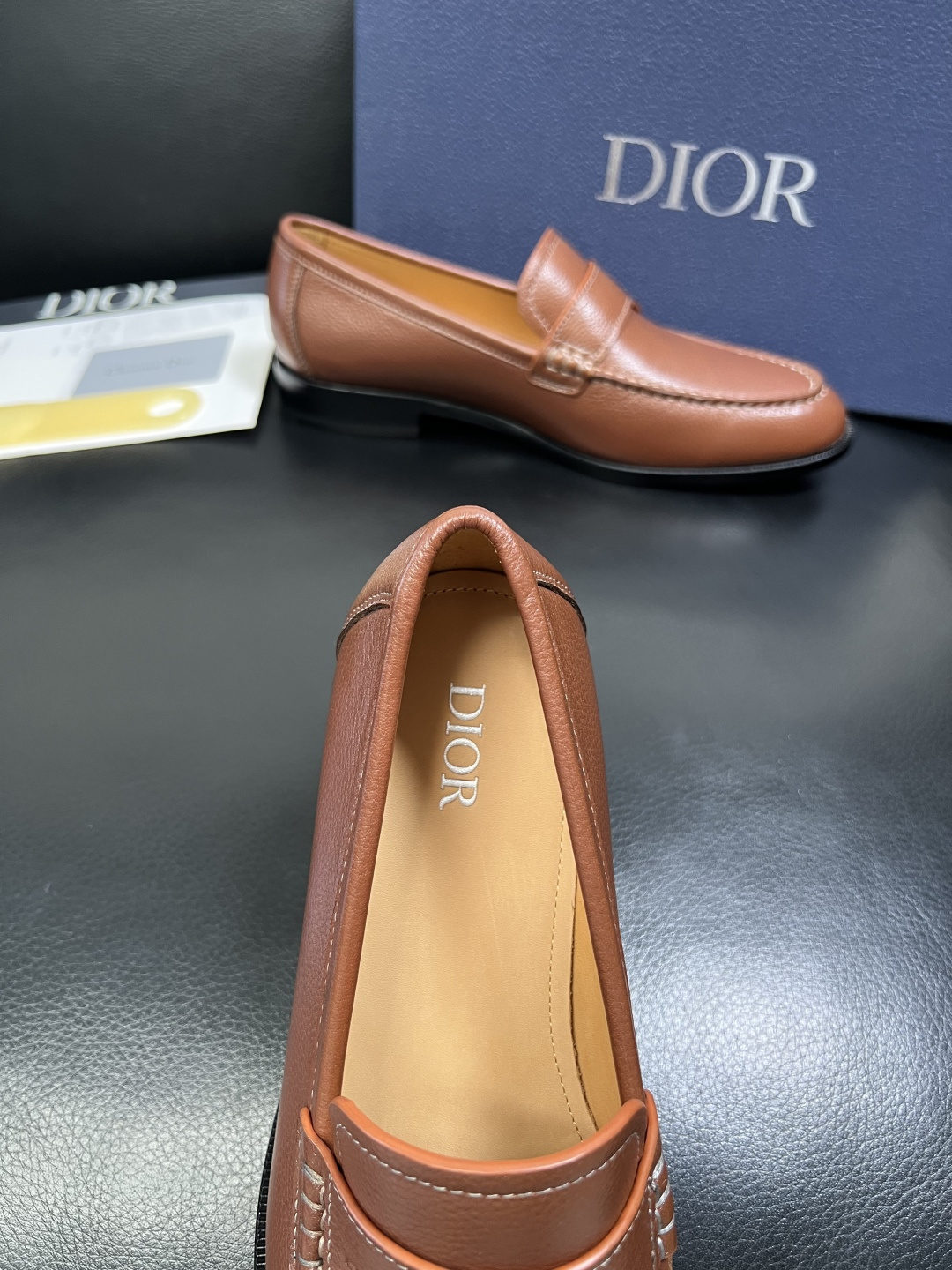 Dior 高品质 顶级工艺品 迪奥 皮鞋系列专柜同步原厂配置，意大利进口牛皮，全进口水染牛皮里垫，鞋底：