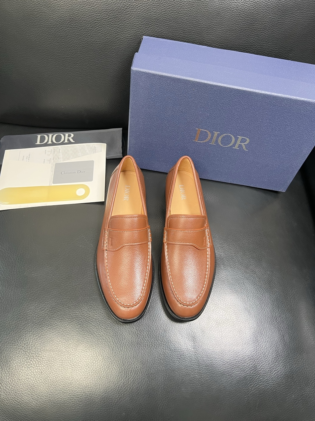 Dior 高品质 顶级工艺品 迪奥 皮鞋系列专柜同步原厂配置，意大利进口牛皮，全进口水染牛皮里垫，鞋底：