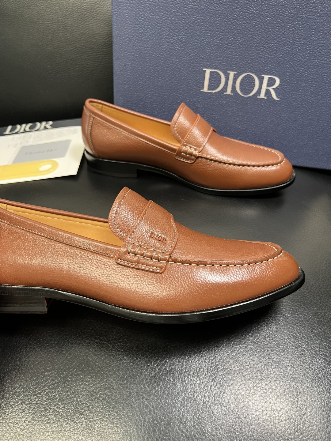 Dior 高品质 顶级工艺品 迪奥 皮鞋系列专柜同步原厂配置，意大利进口牛皮，全进口水染牛皮里垫，鞋底：