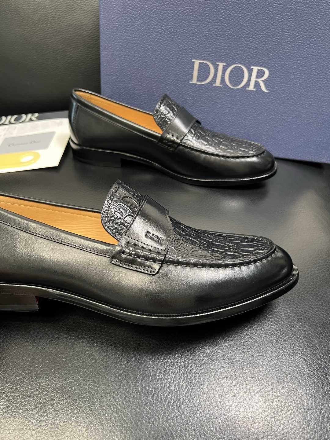 Dior 高品质 顶级工艺品 迪奥 皮鞋系列专柜同步原厂配置，意大利进口牛皮，全进口水染牛皮里垫，鞋底：
