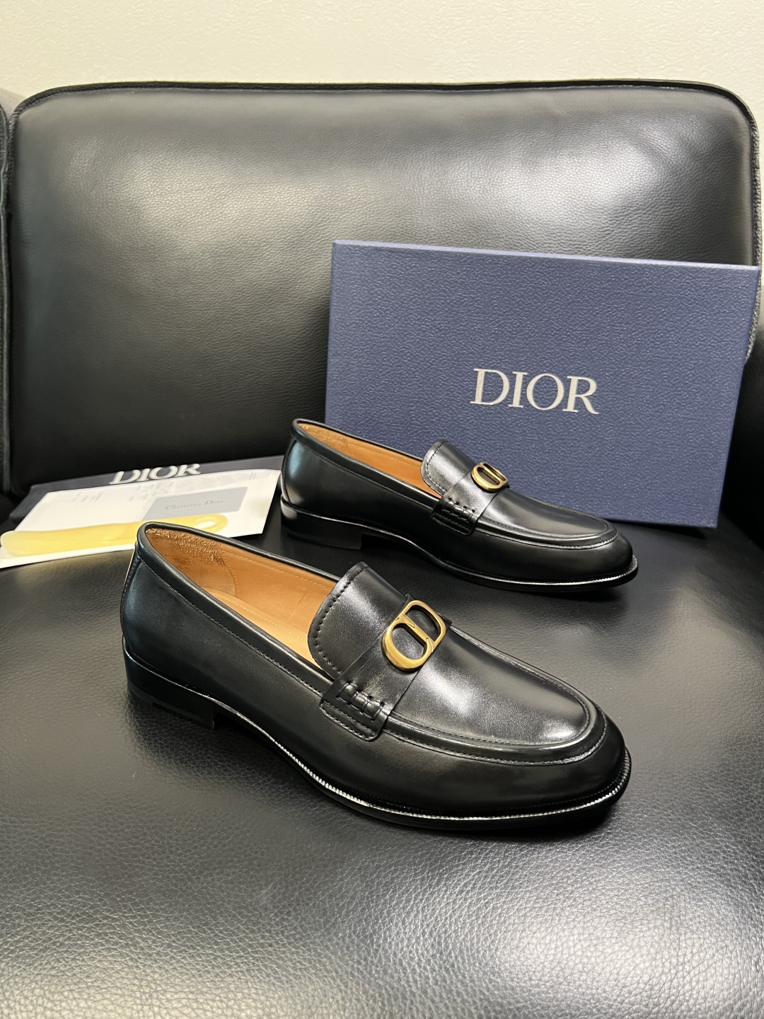 Dior 高品质 顶级工艺品 迪奥 皮鞋系列专柜同步原厂配置，意大利进口牛皮，全进口水染牛皮里垫，鞋底：