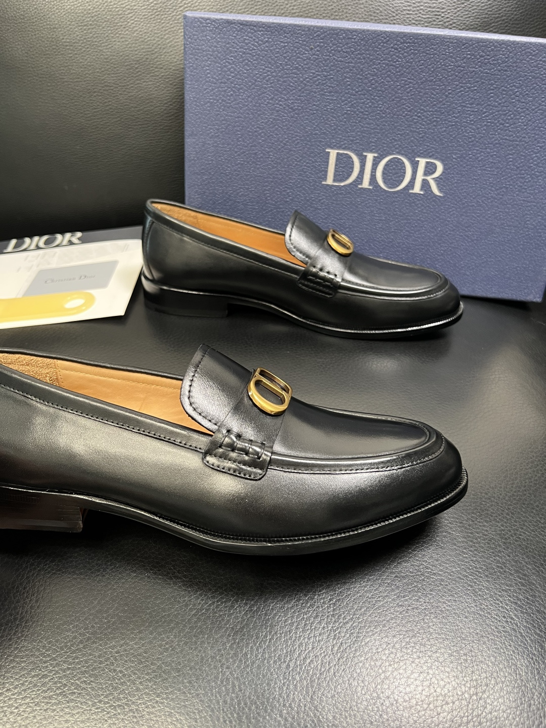 Dior 高品质 顶级工艺品 迪奥 皮鞋系列专柜同步原厂配置，意大利进口牛皮，全进口水染牛皮里垫，鞋底：