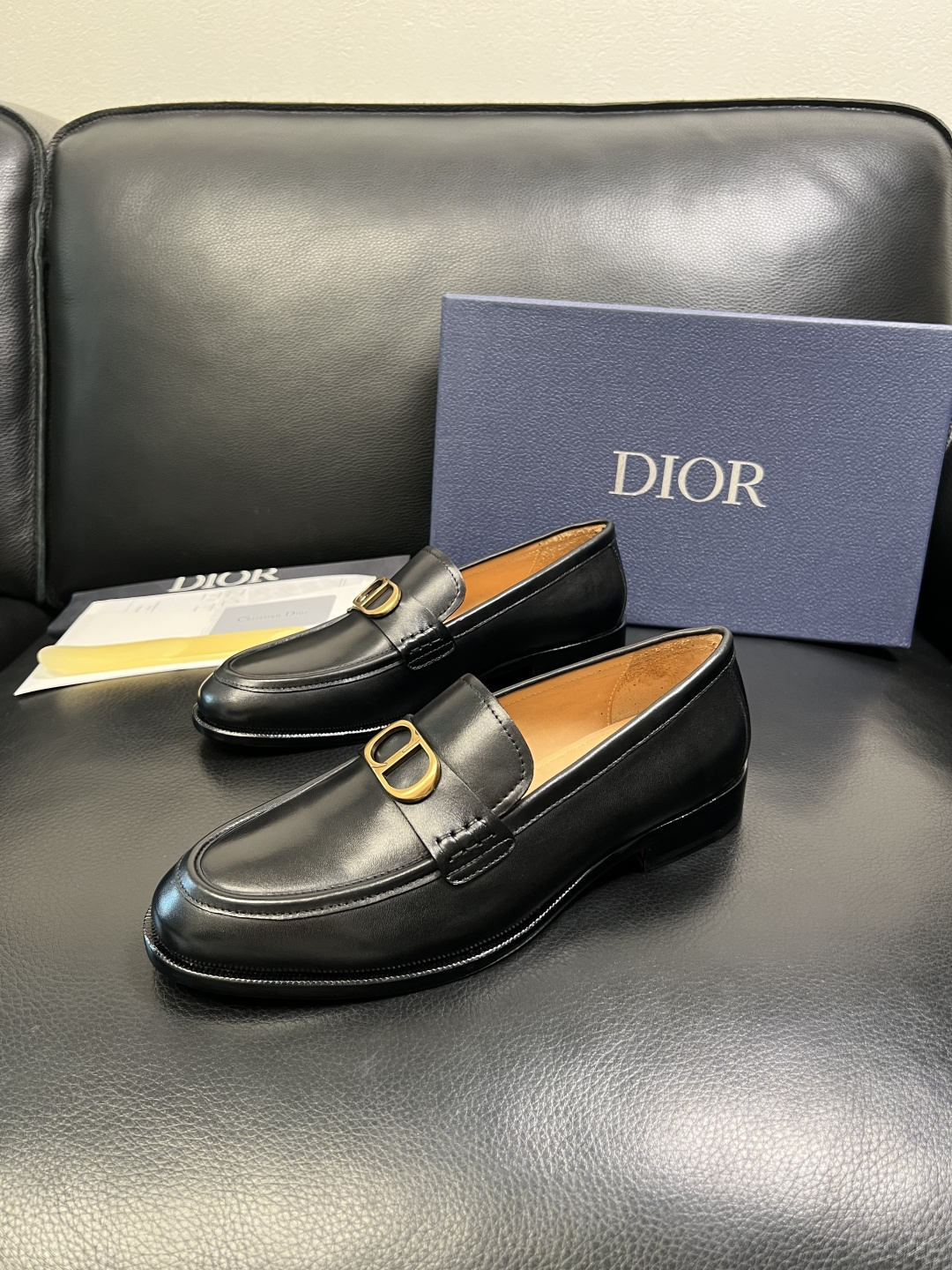 Dior 高品质 顶级工艺品 迪奥 皮鞋系列专柜同步原厂配置，意大利进口牛皮，全进口水染牛皮里垫，鞋底：