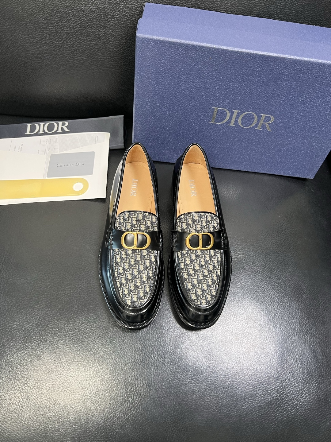 Dior 高品质 顶级工艺品 迪奥 皮鞋系列专柜同步原厂配置，意大利进口牛皮，全进口水染牛皮里垫，鞋底：