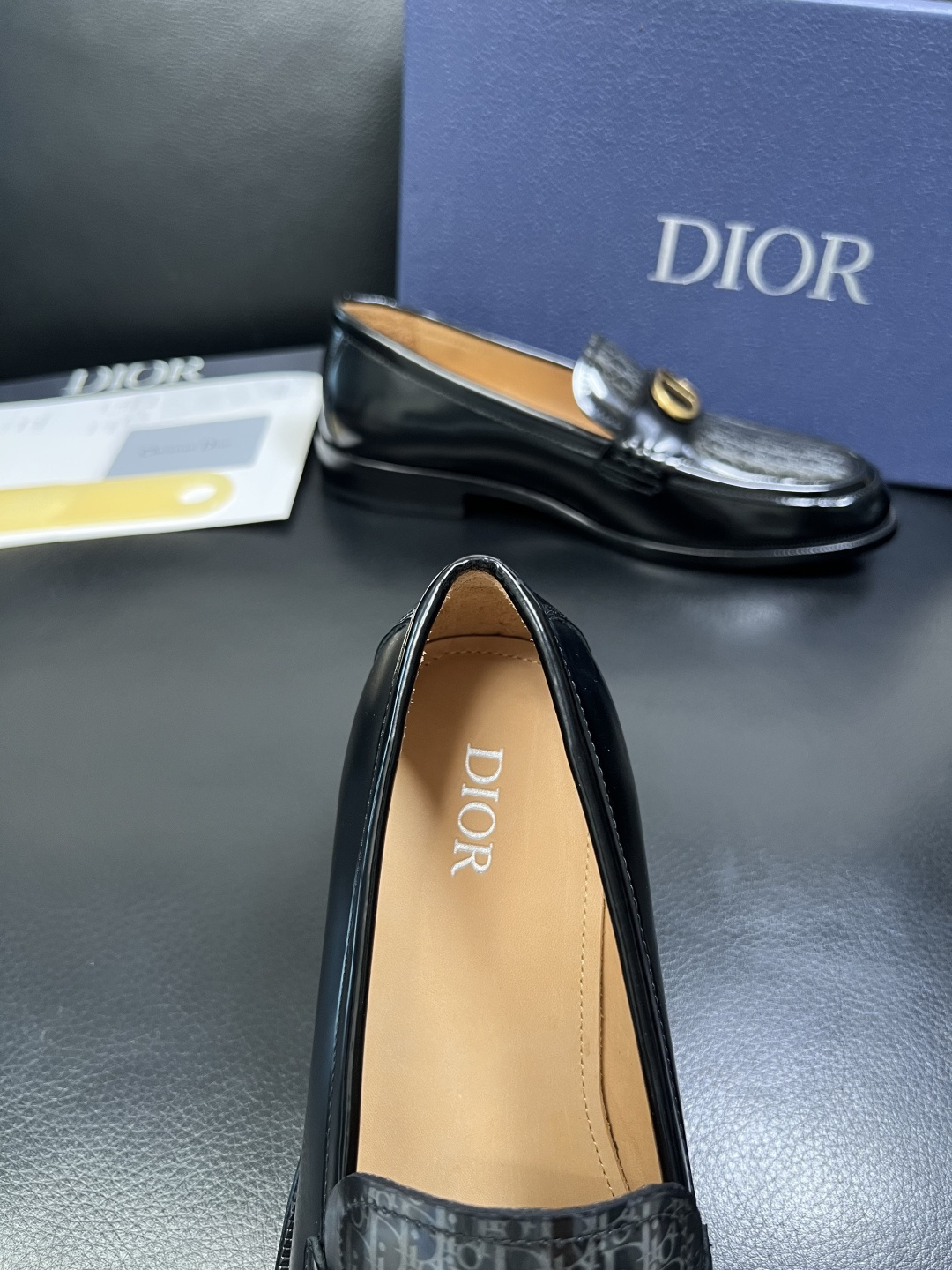 Dior 高品质 顶级工艺品 迪奥 皮鞋系列专柜同步原厂配置，意大利进口牛皮，全进口水染牛皮里垫，鞋底：