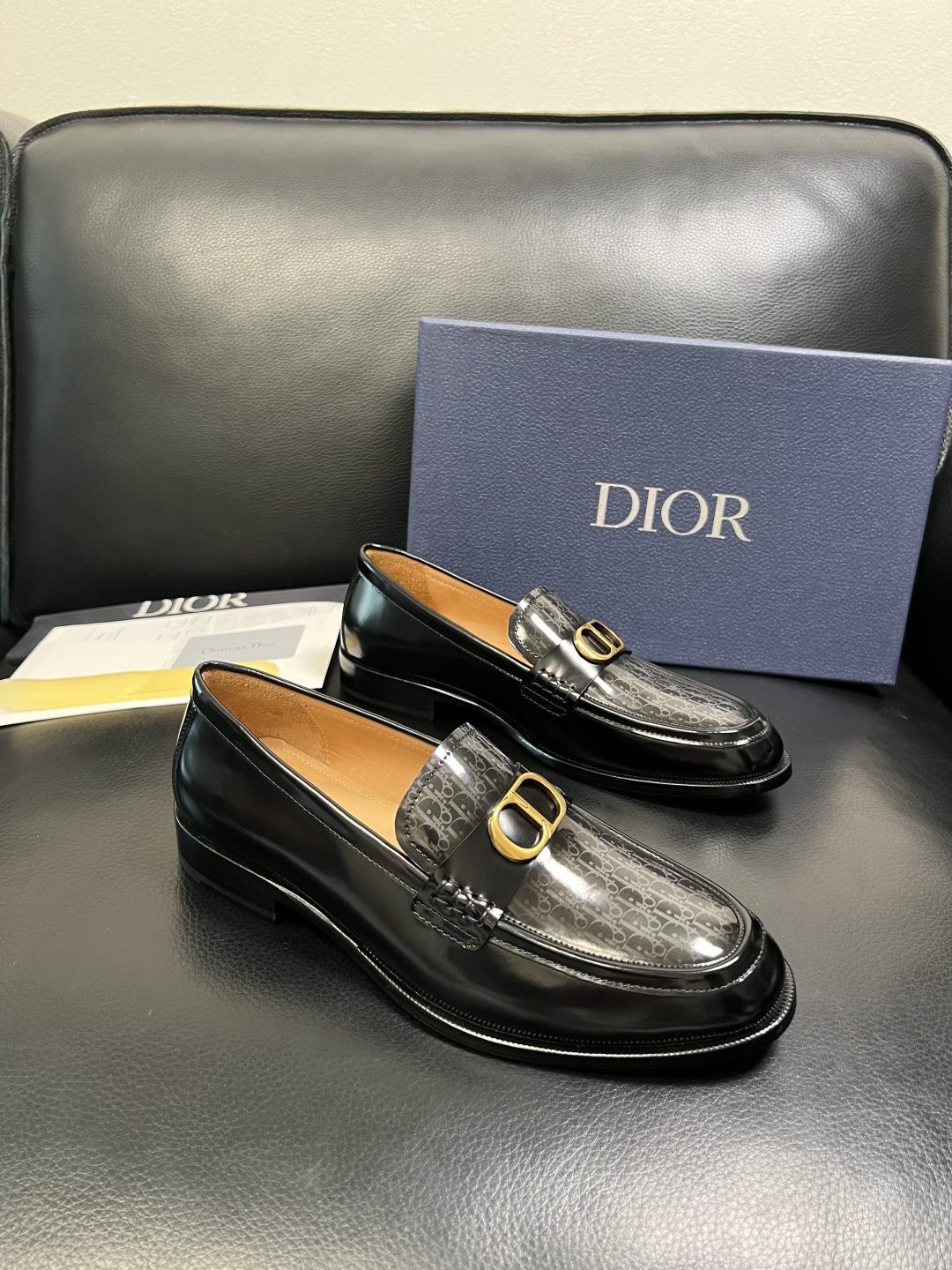 Dior 高品质 顶级工艺品 迪奥 皮鞋系列专柜同步原厂配置，意大利进口牛皮，全进口水染牛皮里垫，鞋底：