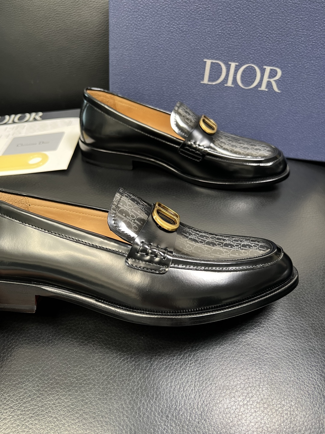 Dior 高品质 顶级工艺品 迪奥 皮鞋系列专柜同步原厂配置，意大利进口牛皮，全进口水染牛皮里垫，鞋底：