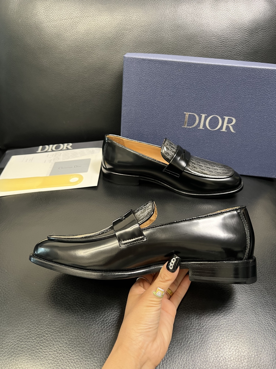Dior 高品质 顶级工艺品 迪奥 皮鞋系列专柜同步原厂配置，意大利进口牛皮，全进口水染牛皮里垫，鞋底：