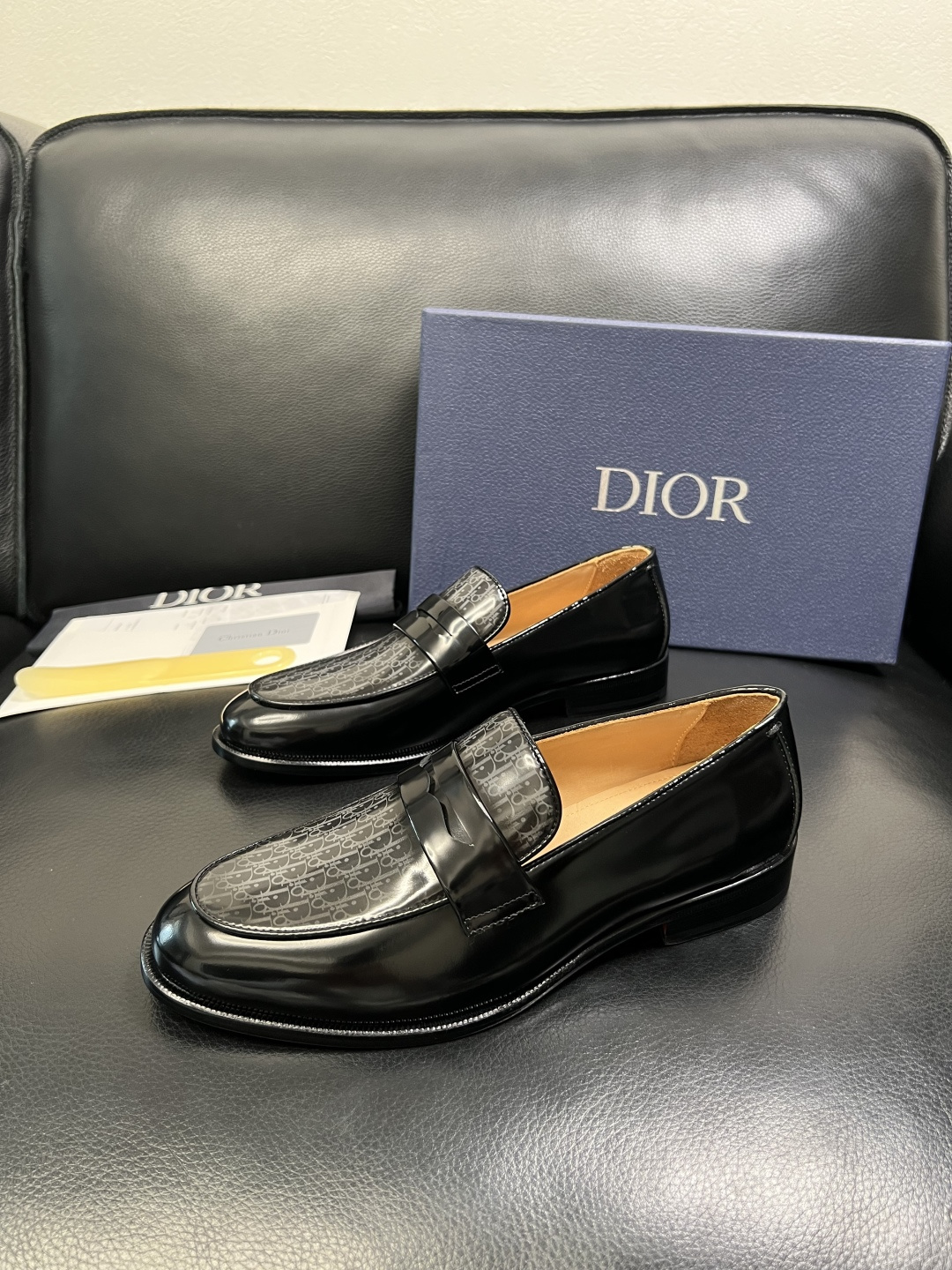 Dior 高品质 顶级工艺品 迪奥 皮鞋系列专柜同步原厂配置，意大利进口牛皮，全进口水染牛皮里垫，鞋底：
