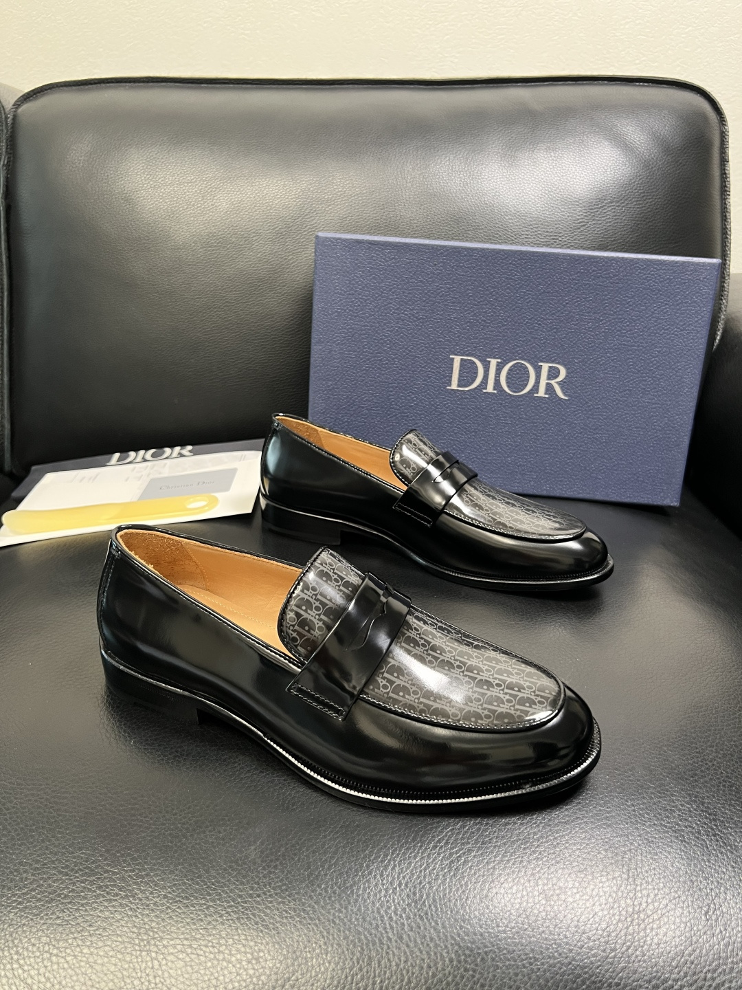Dior 高品质 顶级工艺品 迪奥 皮鞋系列专柜同步原厂配置，意大利进口牛皮，全进口水染牛皮里垫，鞋底：