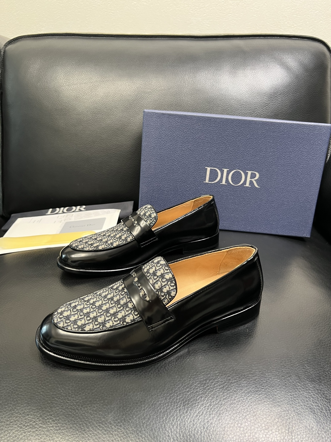 Dior 高品质 顶级工艺品 迪奥 皮鞋系列专柜同步原厂配置，意大利进口牛皮，全进口水染牛皮里垫，鞋底：