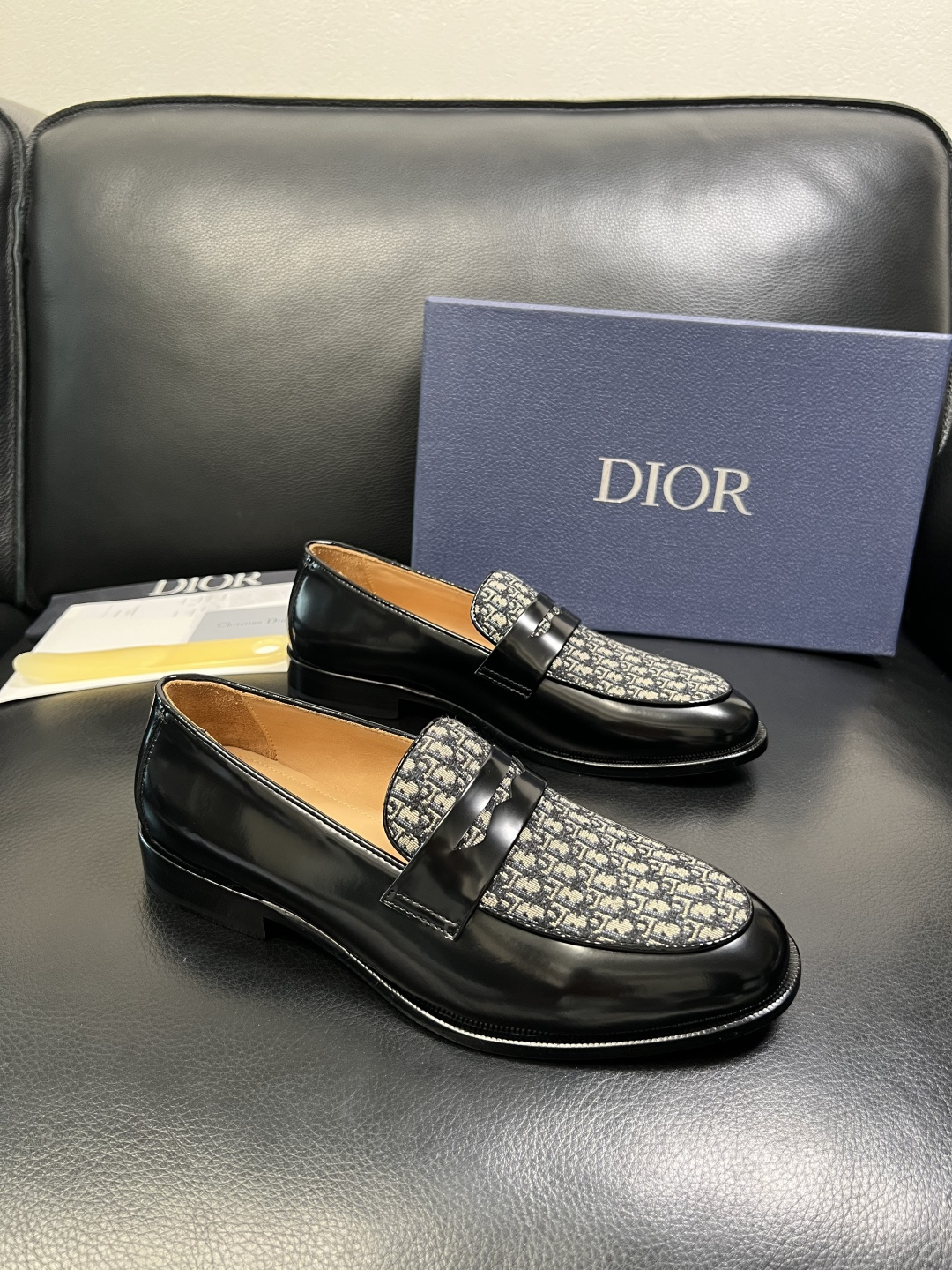 Dior 高品质 顶级工艺品 迪奥 皮鞋系列专柜同步原厂配置，意大利进口牛皮，全进口水染牛皮里垫，鞋底：