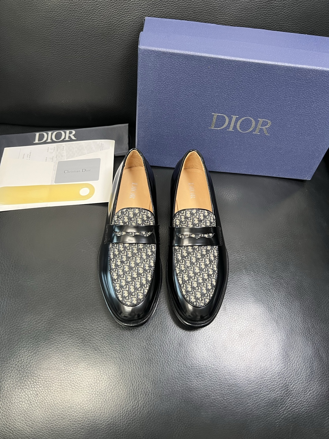 Dior 高品质 顶级工艺品 迪奥 皮鞋系列专柜同步原厂配置，意大利进口牛皮，全进口水染牛皮里垫，鞋底：