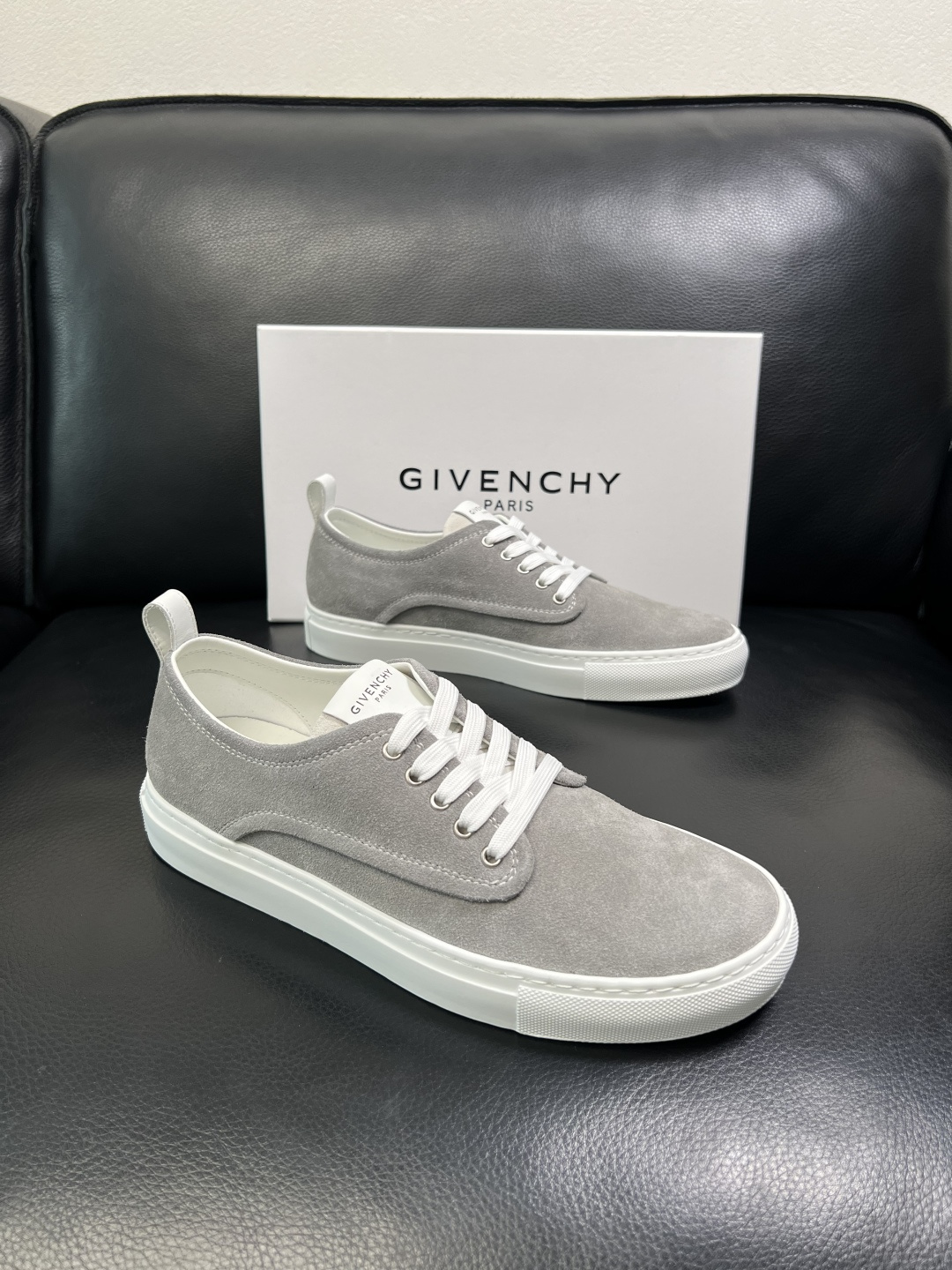 NO:604598,Givenchy high-quality top crafts Givenchy counters are equipped with original factory configurations, Italian imported cowhide with mesh fabric, all shoe accessories are made by private molds, soft and comfortable mesh inner pads, soles are specially made by the original factory and are super comfortable, original factory and single goods, welcome to compare, couple size size 35-44 (custom-made 40 for women, 38 45 46 for men),,givenchy,givenchy,cowhide19860909Givenchy 高品质 顶级工艺品 纪梵希 专柜同步原厂配置,意大利进口牛皮搭配网布面料,全鞋配件私模打造,柔软舒适网布内里垫,鞋底原厂特供原版超级舒适,原厂跟单货,欢迎对比,情侣款 码数 35-44 (订做女40,男 38 45 46 ),,givenchy,givenchy,cowhide,Men's shoes