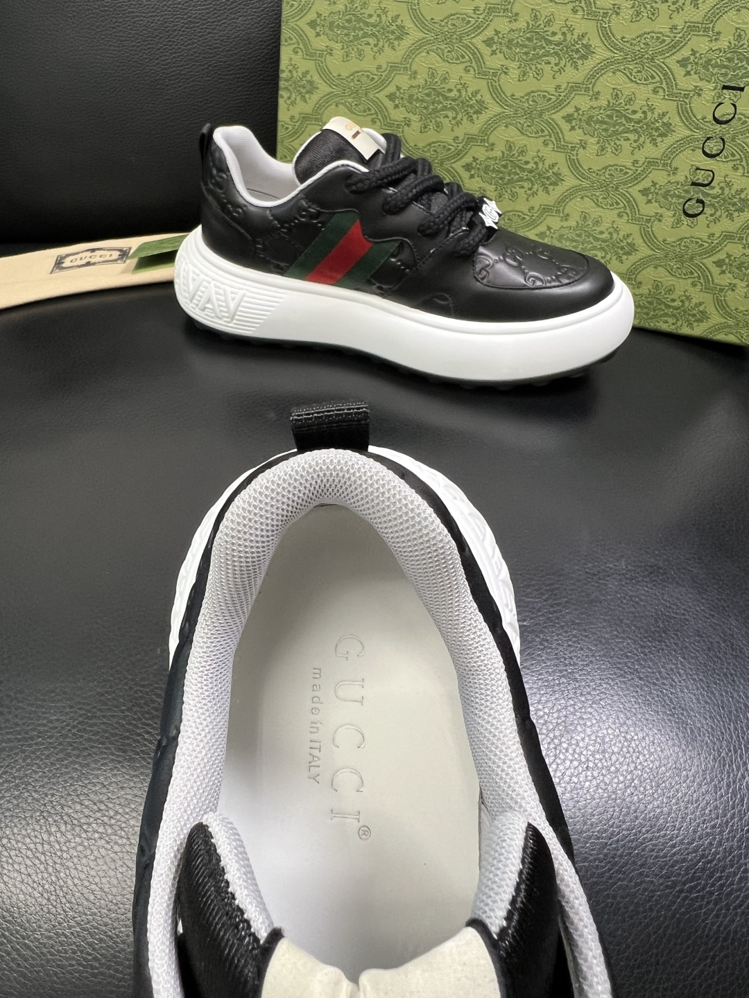 Gucci 高品质 顶级工艺品 古奇 专柜新款原厂配置，意大利进口牛皮面料，进口牛皮内里垫，透气舒适，鞋