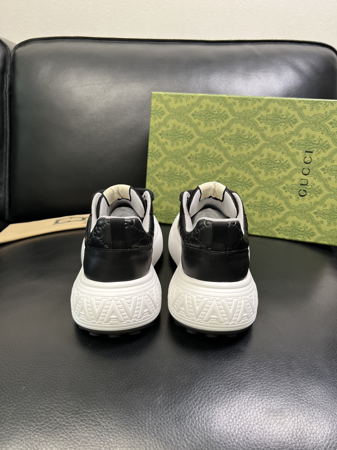 Gucci 高品质 顶级工艺品 古奇 专柜新款原厂配置，意大利进口牛皮面料，进口牛皮内里垫，透气舒适，鞋