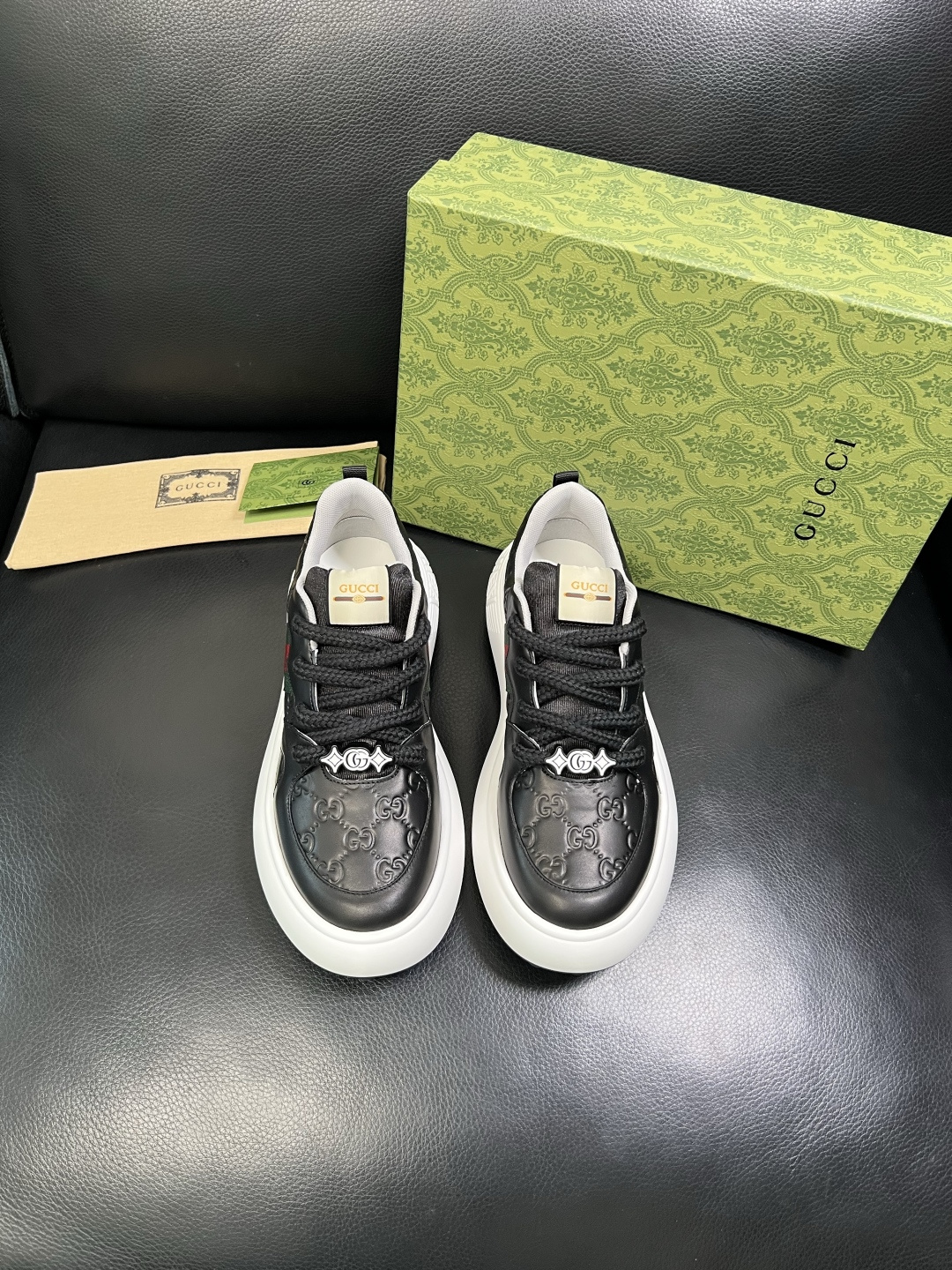 Gucci 高品质 顶级工艺品 古奇 专柜新款原厂配置，意大利进口牛皮面料，进口牛皮内里垫，透气舒适，鞋