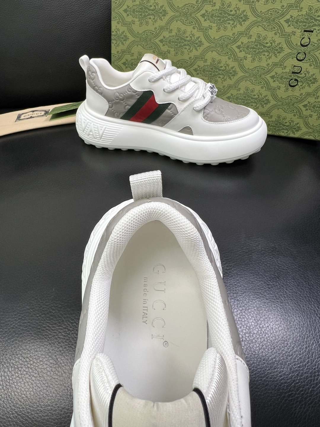 Gucci 高品质 顶级工艺品 古奇 专柜新款原厂配置，意大利进口牛皮面料，进口牛皮内里垫，透气舒适，鞋