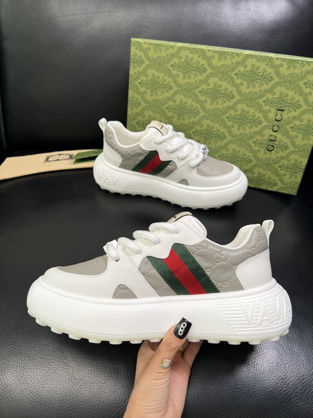 Gucci 高品质 顶级工艺品 古奇 专柜新款原厂配置，意大利进口牛皮面料，进口牛皮内里垫，透气舒适，鞋