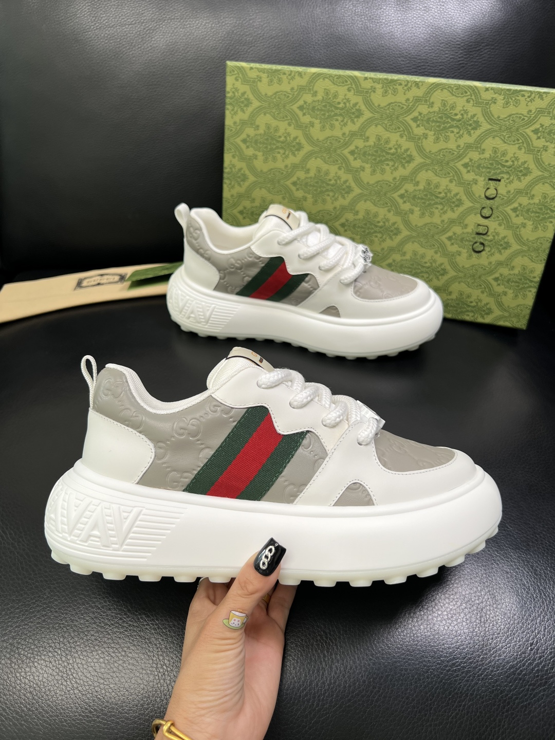 Gucci 高品质 顶级工艺品 古奇 专柜新款原厂配置，意大利进口牛皮面料，进口牛皮内里垫，透气舒适，鞋