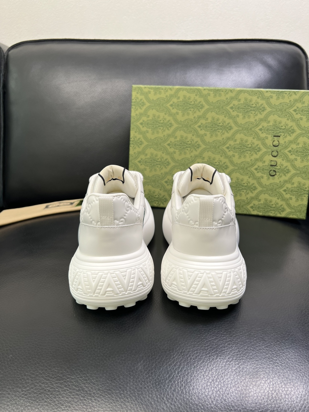 Gucci 高品质 顶级工艺品 古奇 专柜新款原厂配置，意大利进口牛皮面料，进口牛皮内里垫，透气舒适，鞋