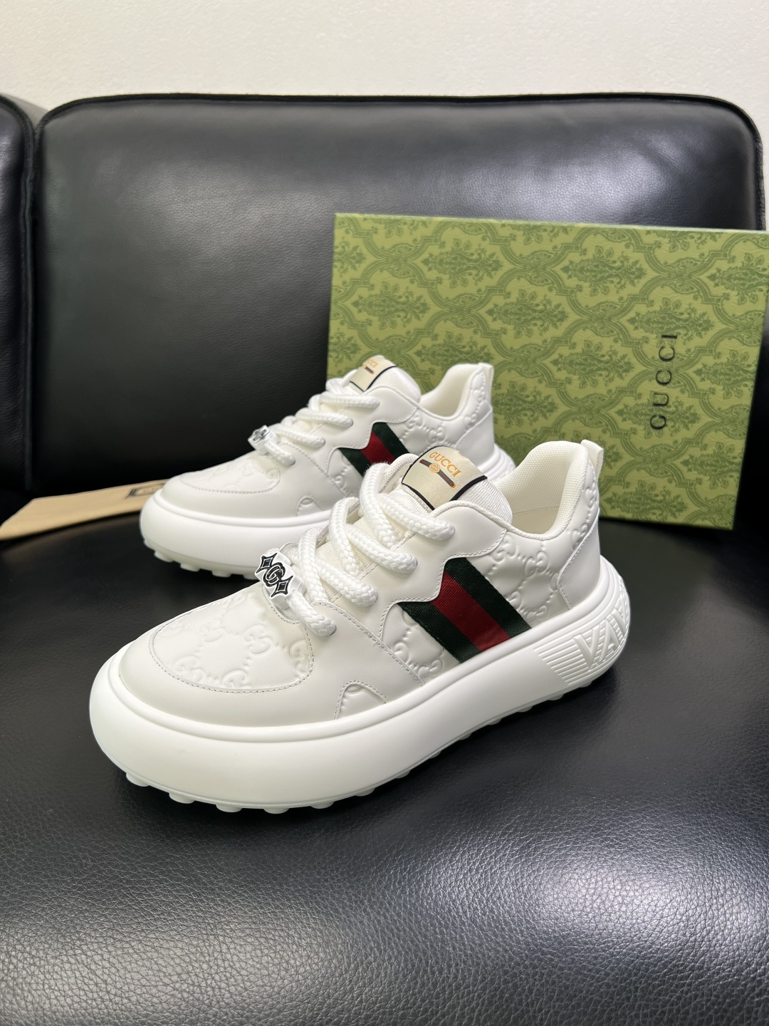 Gucci 高品质 顶级工艺品 古奇 专柜新款原厂配置，意大利进口牛皮面料，进口牛皮内里垫，透气舒适，鞋