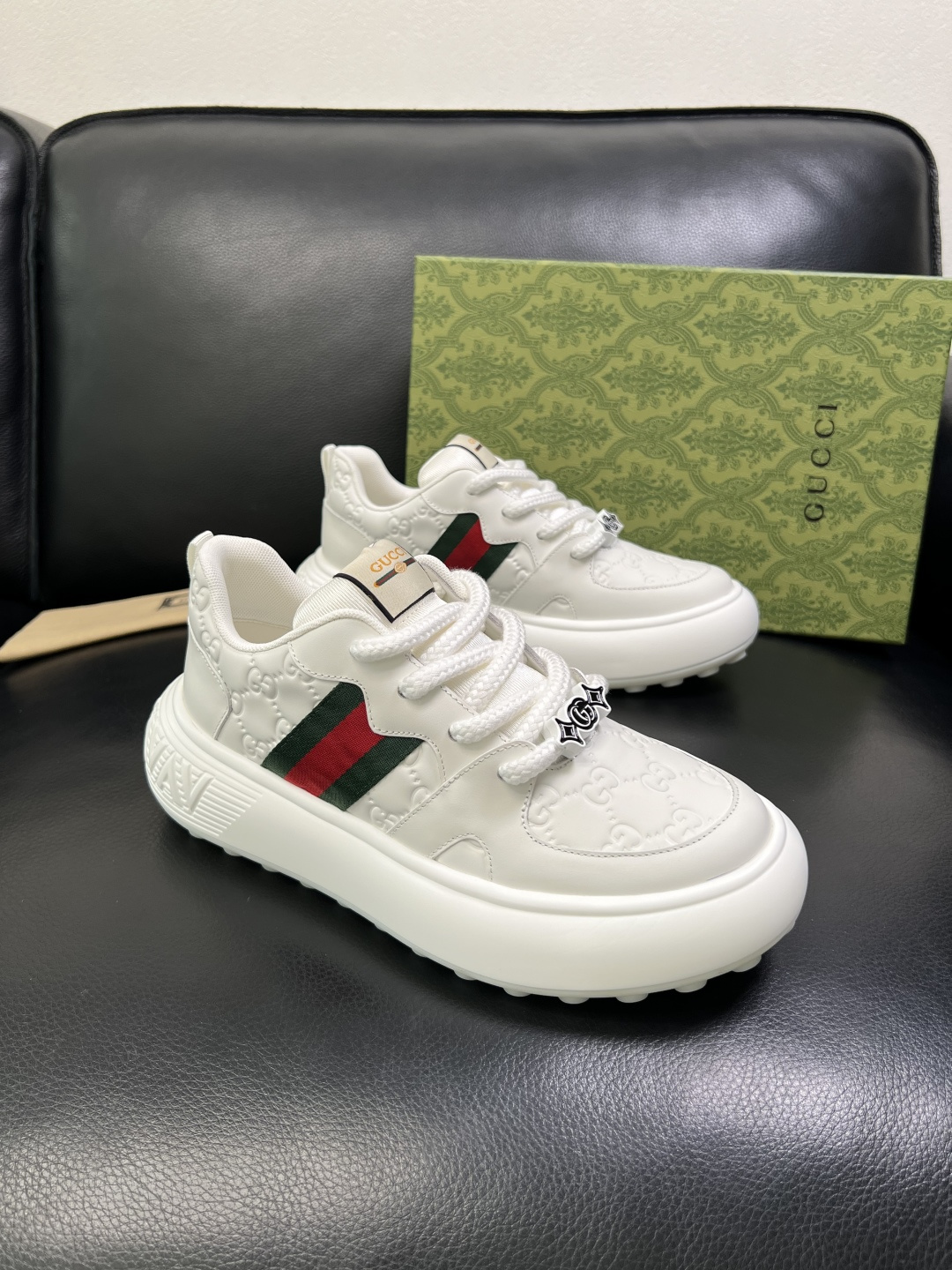 Gucci 高品质 顶级工艺品 古奇 专柜新款原厂配置，意大利进口牛皮面料，进口牛皮内里垫，透气舒适，鞋