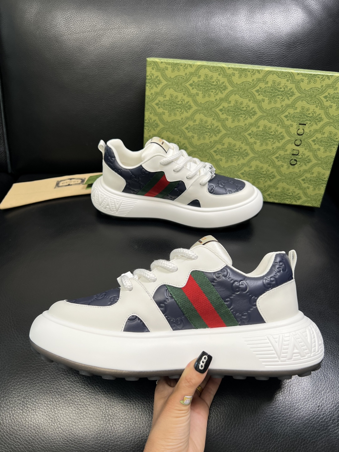 Gucci 高品质 顶级工艺品 古奇 专柜新款原厂配置，意大利进口牛皮面料，进口牛皮内里垫，透气舒适，鞋