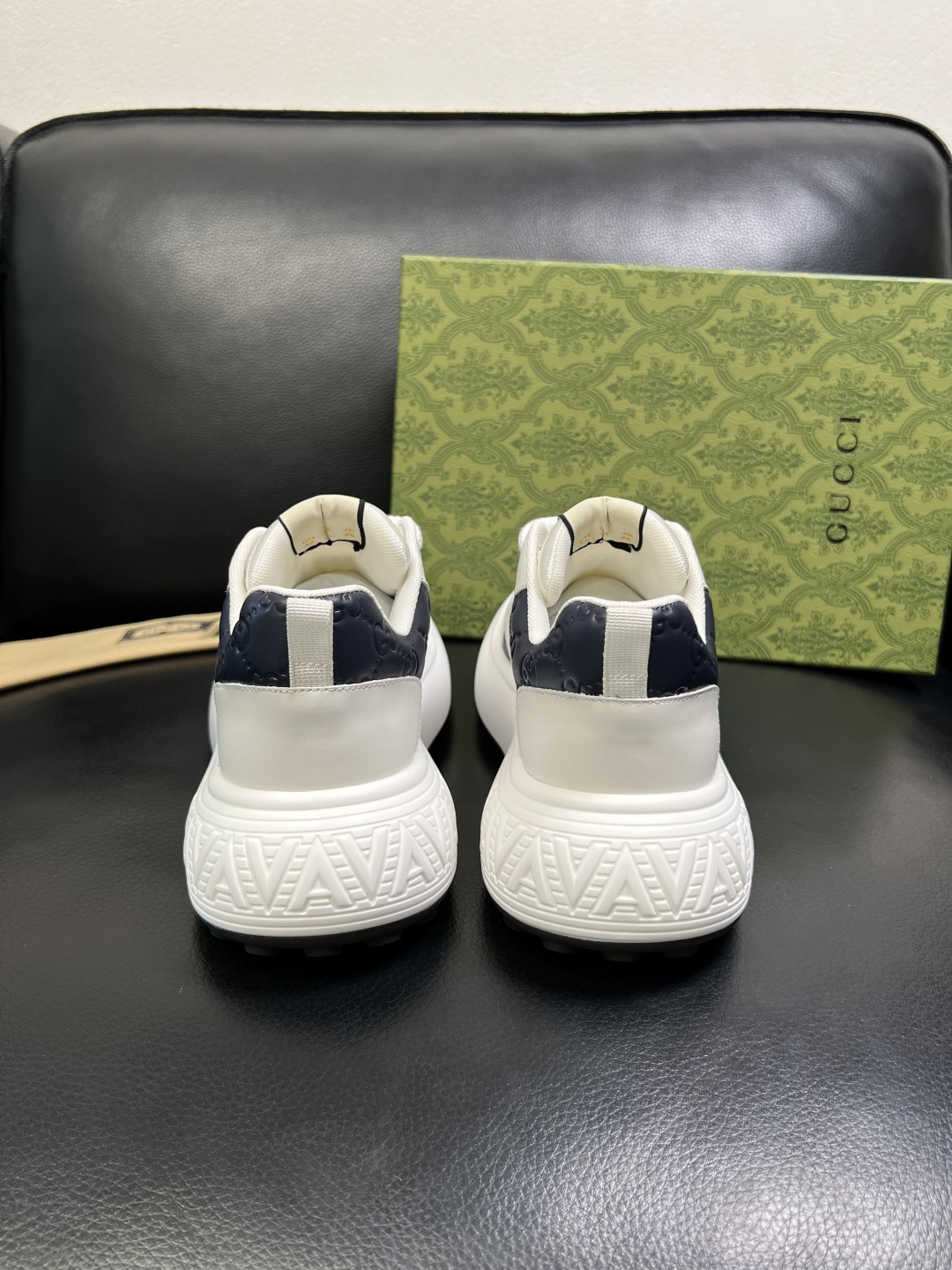 Gucci 高品质 顶级工艺品 古奇 专柜新款原厂配置，意大利进口牛皮面料，进口牛皮内里垫，透气舒适，鞋