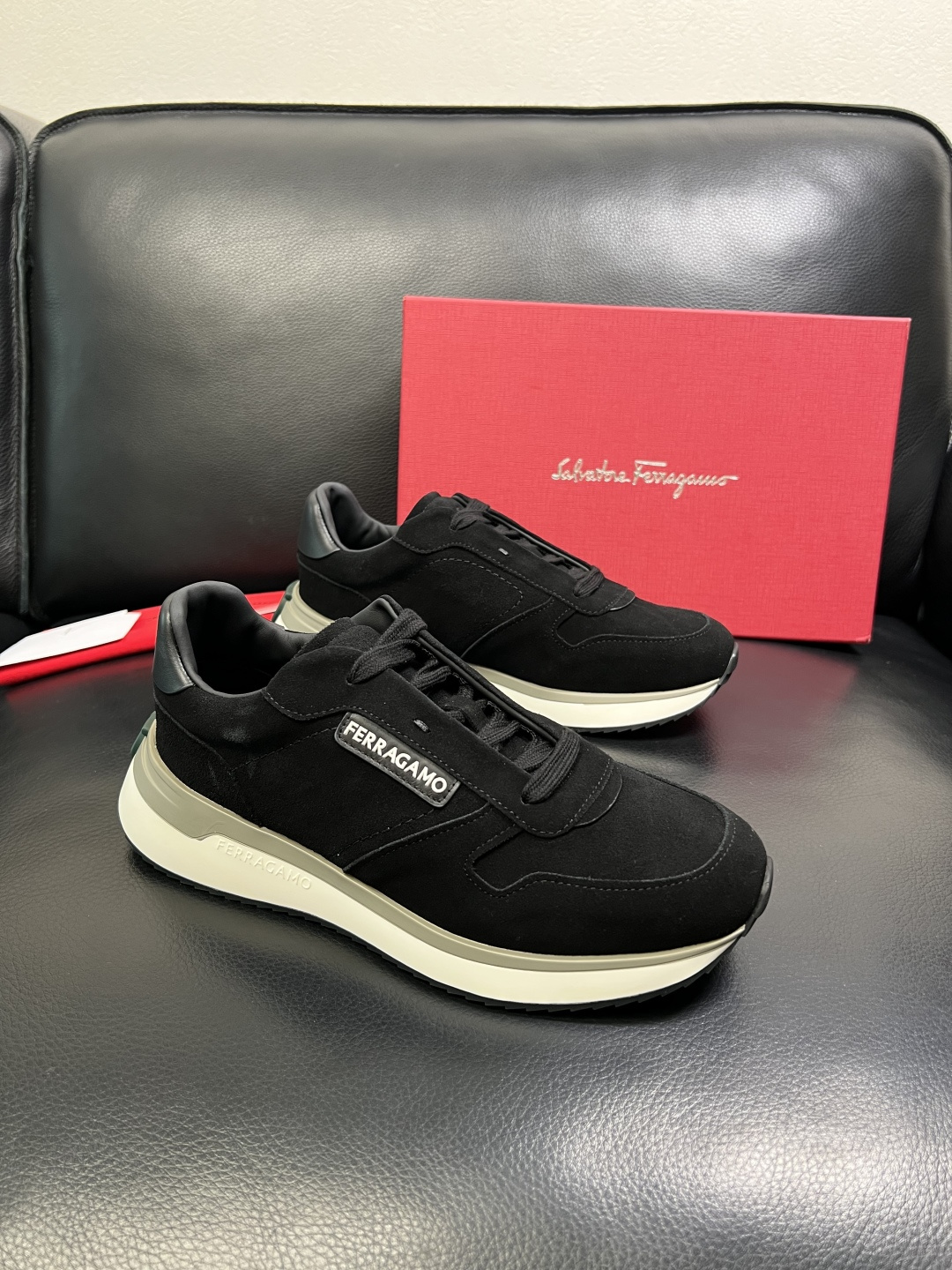 Ferragamo 高品质 顶级工艺品 菲拉格慕 专柜同步发售原厂配置，意大利进口原版牛皮，进口水染牛里