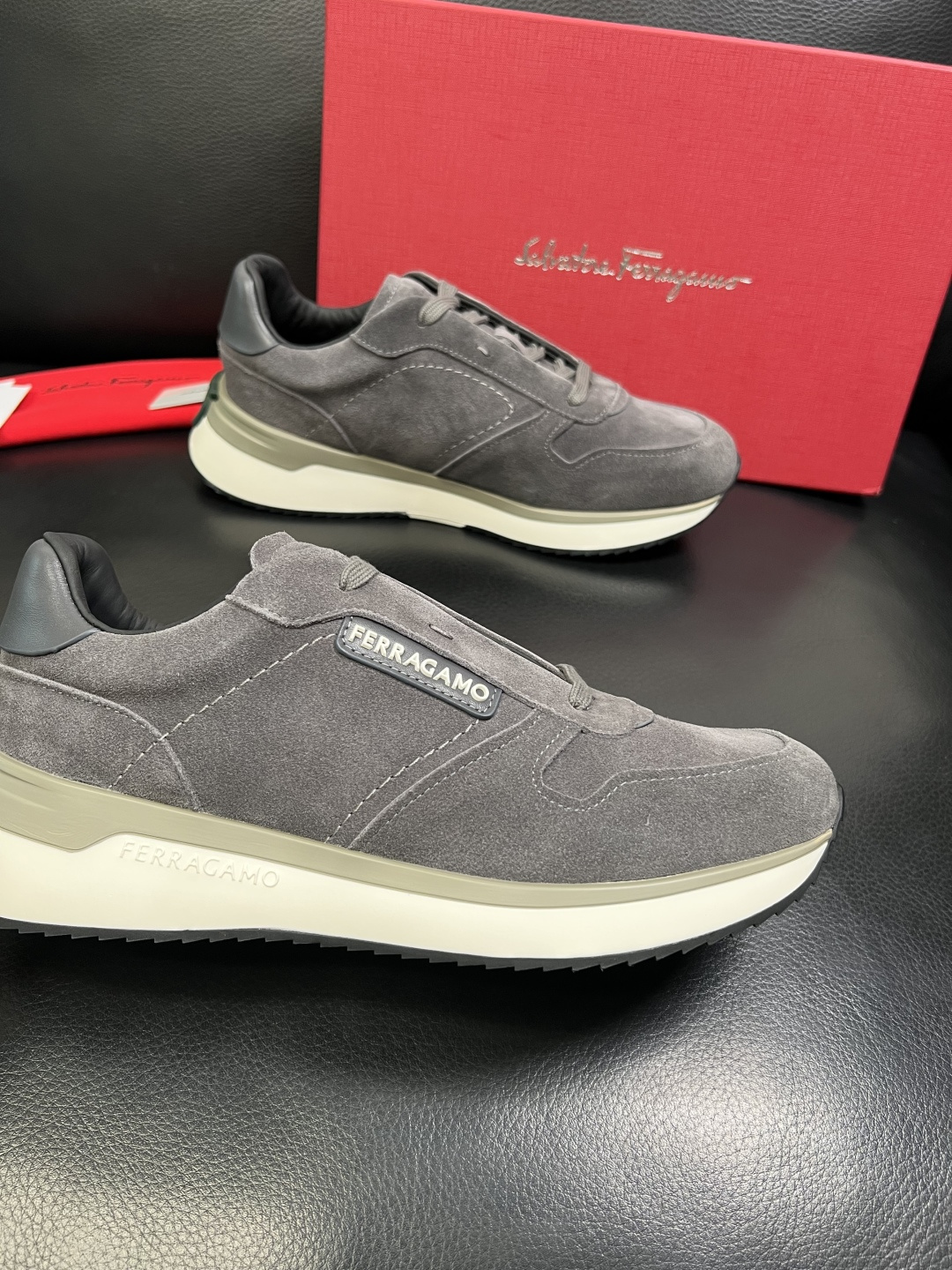 Ferragamo 高品质 顶级工艺品 菲拉格慕 专柜同步发售原厂配置，意大利进口原版牛皮，进口水染牛里