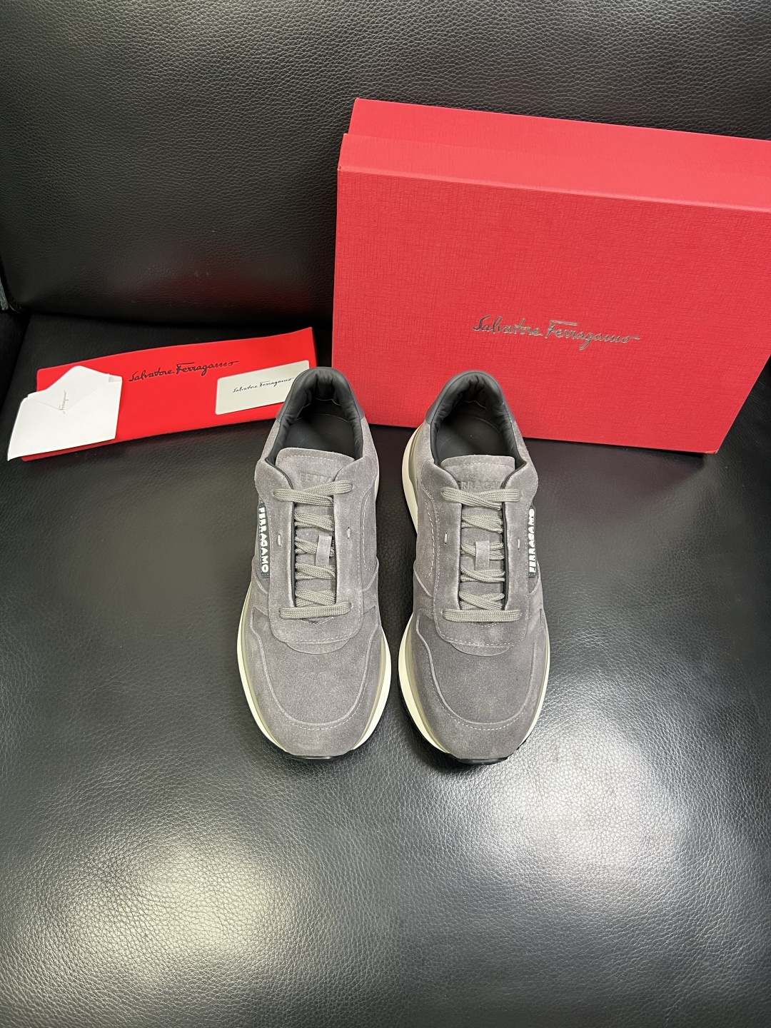 Ferragamo 高品质 顶级工艺品 菲拉格慕 专柜同步发售原厂配置，意大利进口原版牛皮，进口水染牛里