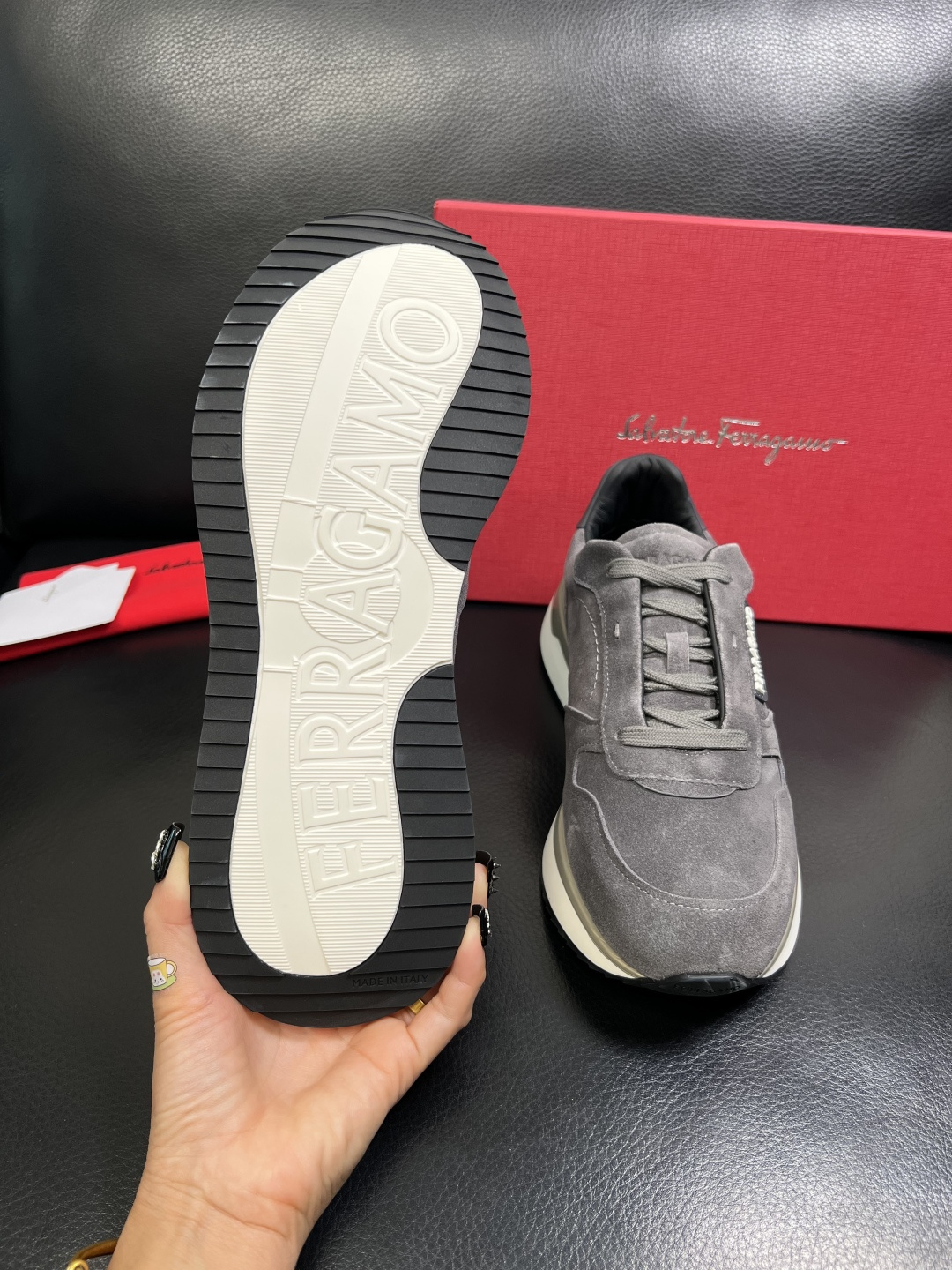 Ferragamo 高品质 顶级工艺品 菲拉格慕 专柜同步发售原厂配置，意大利进口原版牛皮，进口水染牛里